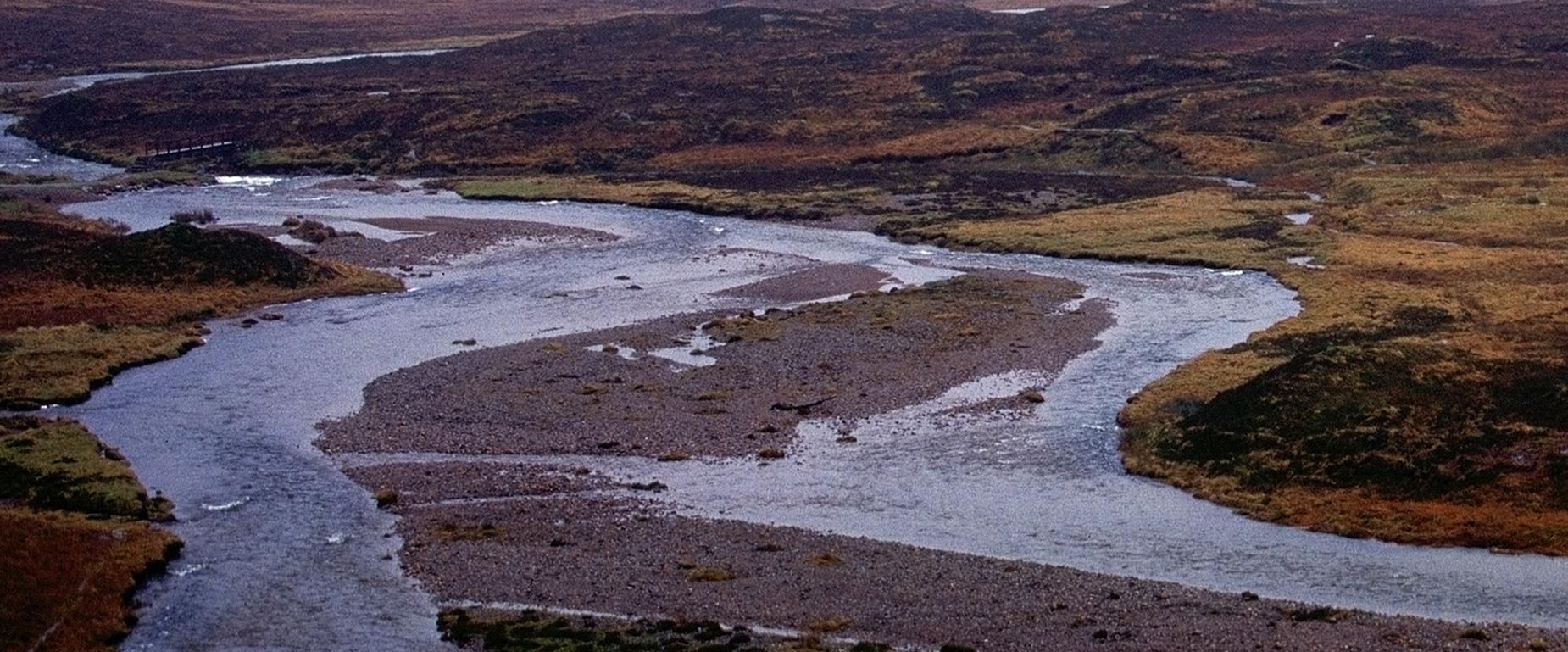 Schottland – signierter Kunstdruck in limitierter Auflage, farbiges Landschaftsfoto, Braun (Zeitgenössisch), Photograph, von Ian Sanderson