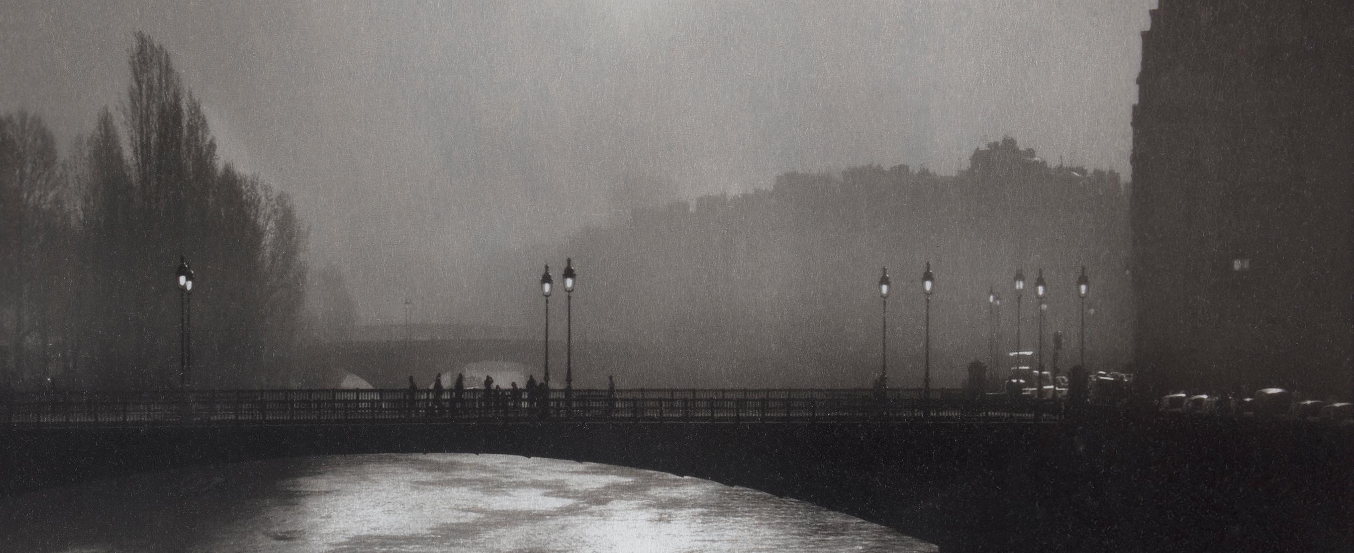 Signierte limitierte Auflage Landschaft, Contemporary, Paris Frankreich - Pont d' Arcole – Photograph von Ian Sanderson