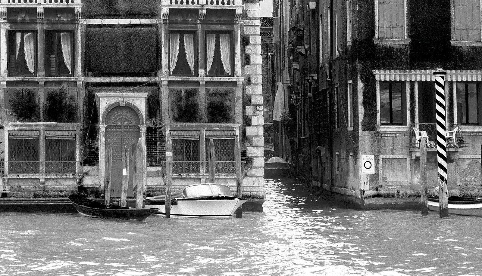 Venice 2  , Limited edition archival pigment print  , 2002   -  Edition of 5. 

This image was captured on film with a camera Xpan Hasselblad . The negative was scanned creating a digital file which was then printed on Hahnemühle Photo Rag® Baryta