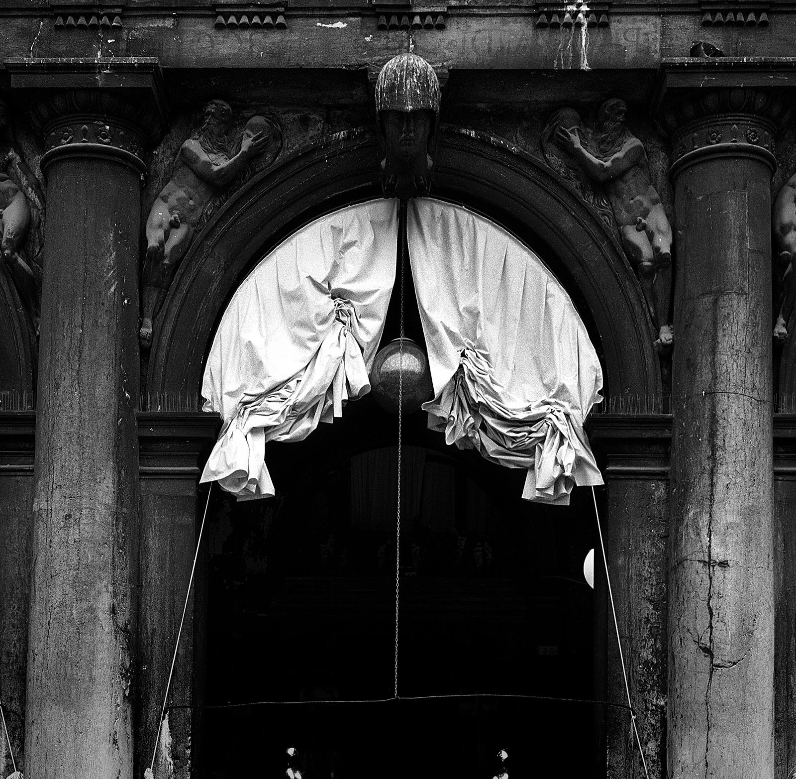 Venecia - Impresión de paisaje firmada en edición limitada, Oversize Contemporary Archi - Photograph Contemporáneo de Ian Sanderson