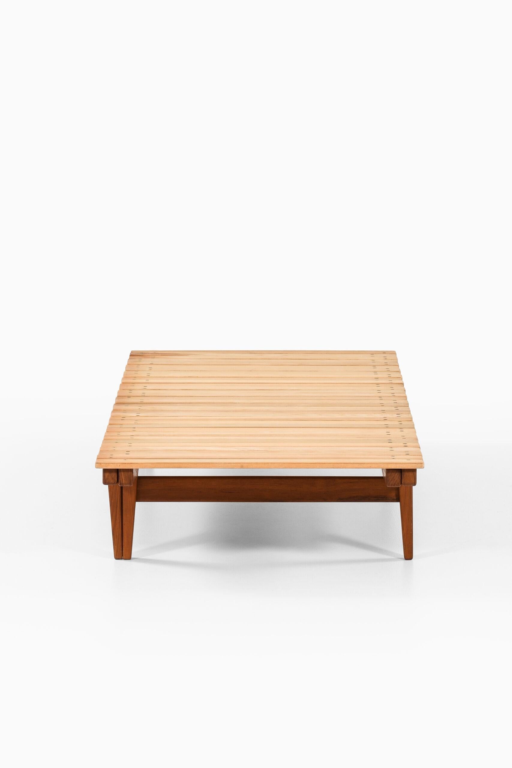 Mid-20th Century Ib Hylander Daybed / Bench / Bed Produced by Søren Horn in Denmark For Sale
