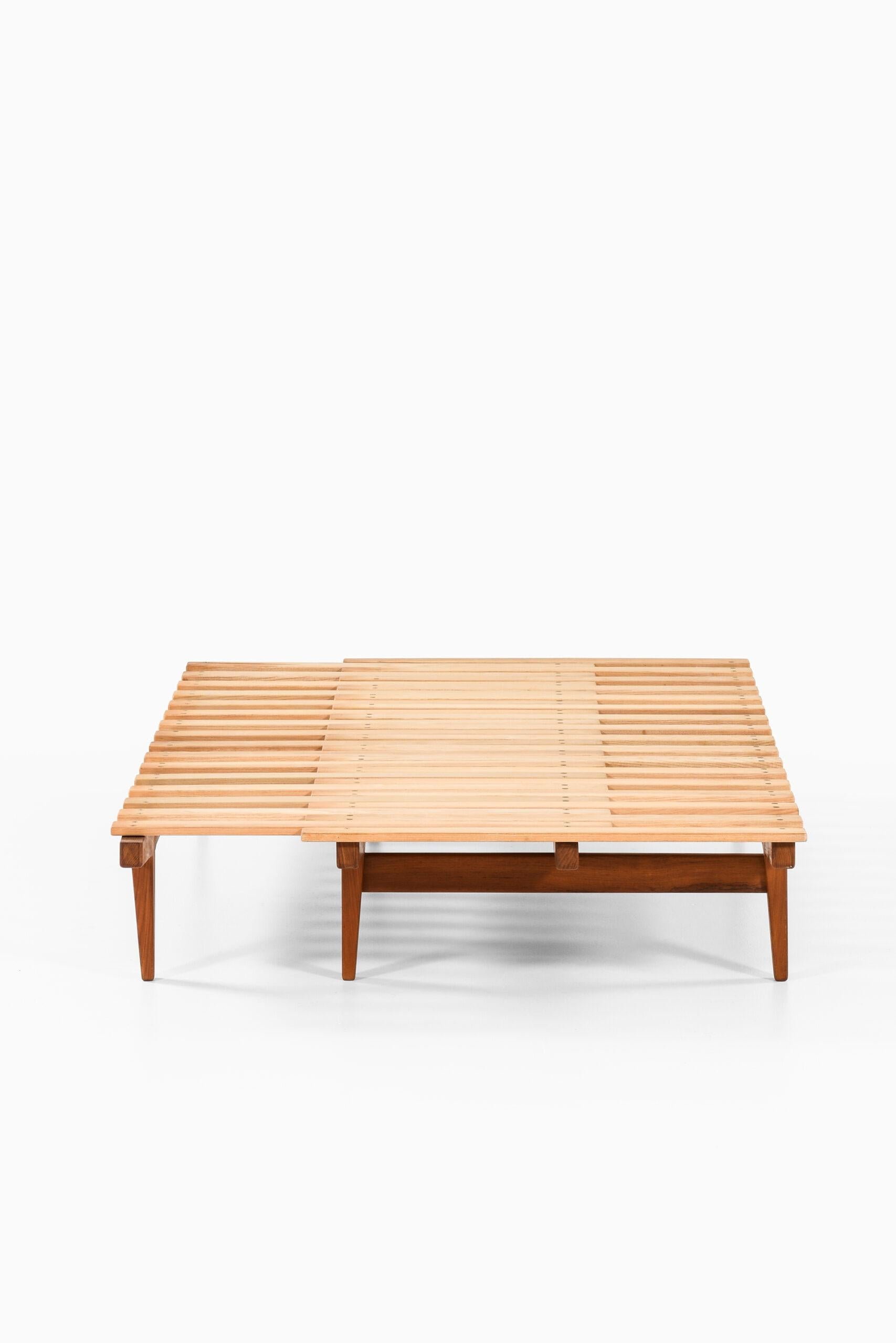 Ib Hylander Daybed / Bench / Bed Produced by Søren Horn in Denmark For Sale 1