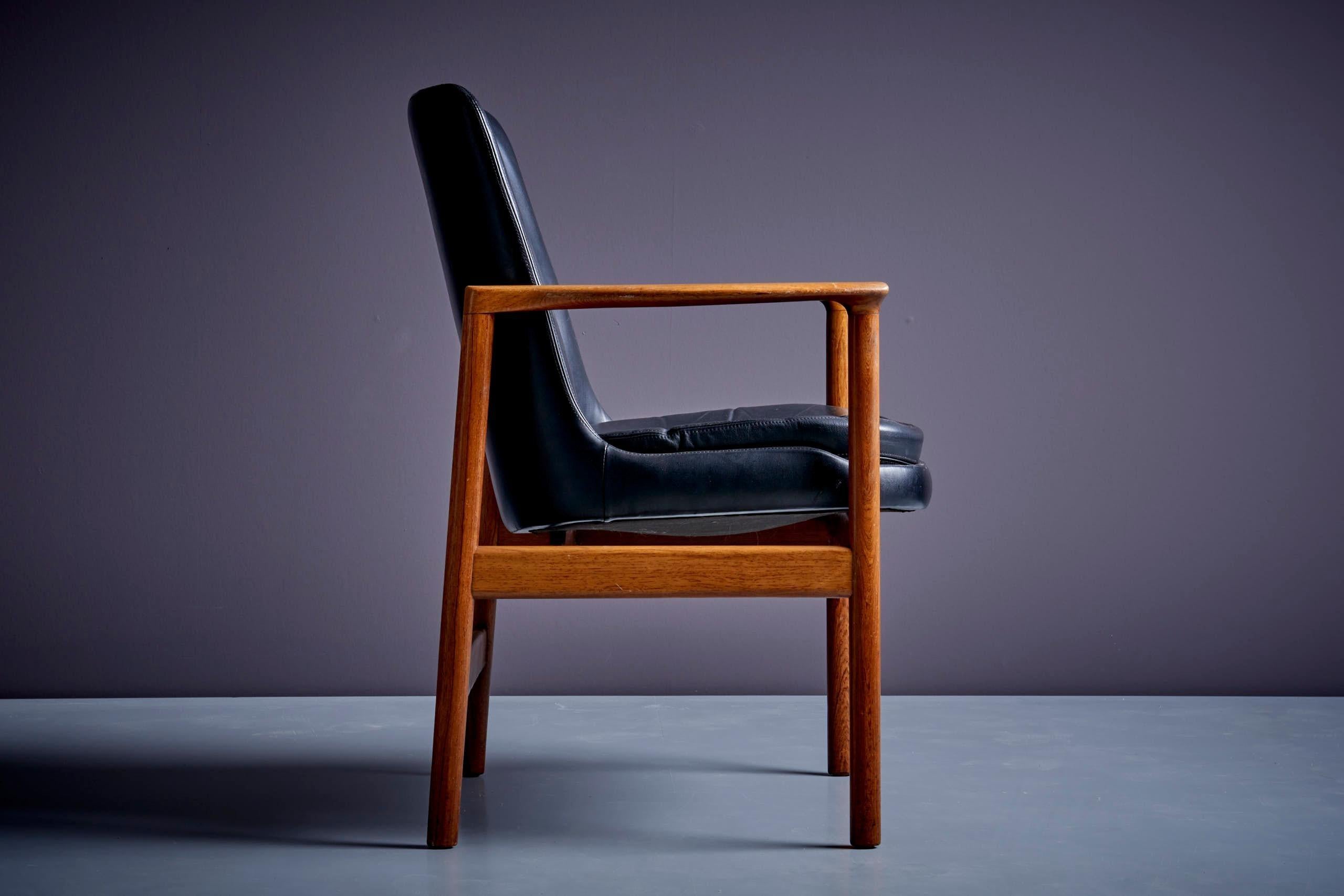 Ib Kofod-Larsen Arm or Easy Chair for Fröscher Sitform, Germany 1960s In Good Condition For Sale In Berlin, DE
