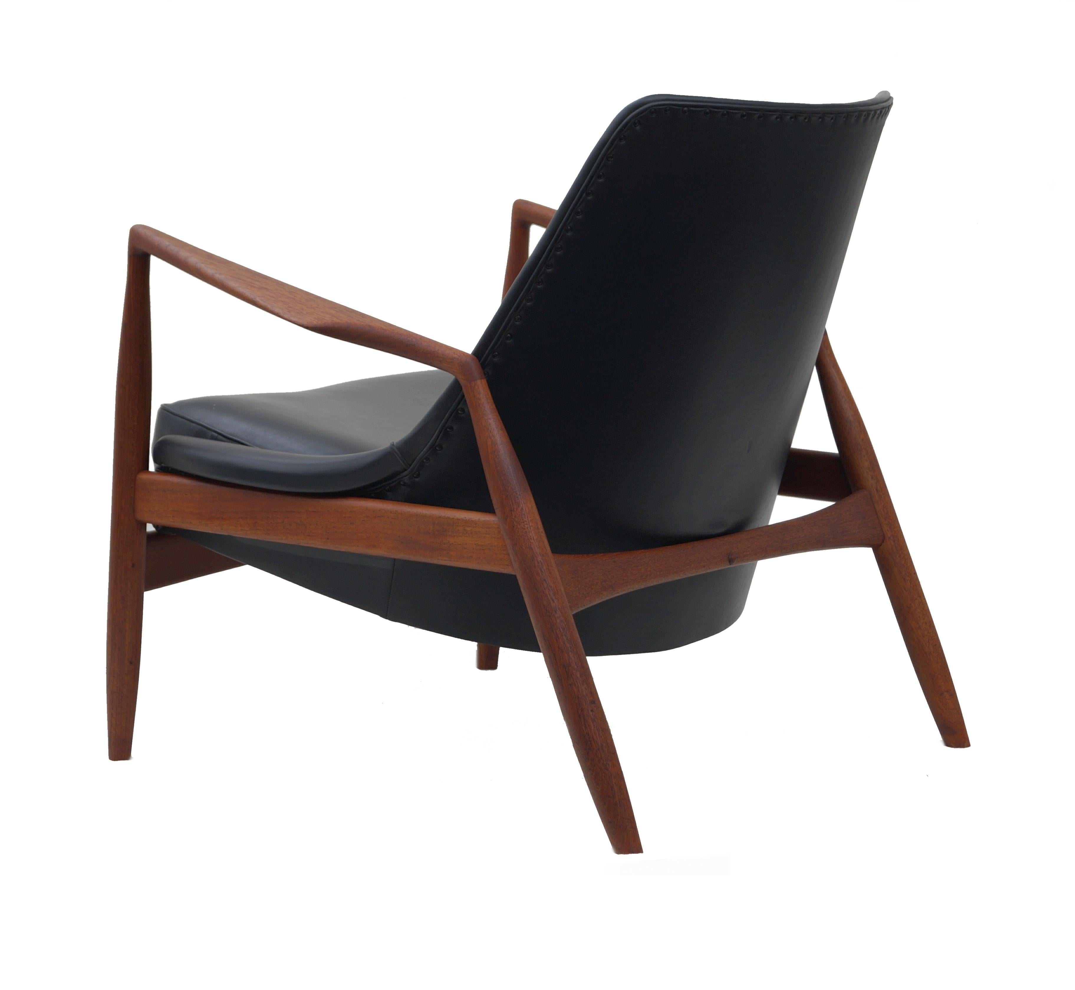 Ib Kofod-Larsen Black Leather Seal Easy Lounge Chair by OPE in Sweden In Good Condition In Wayne, NJ