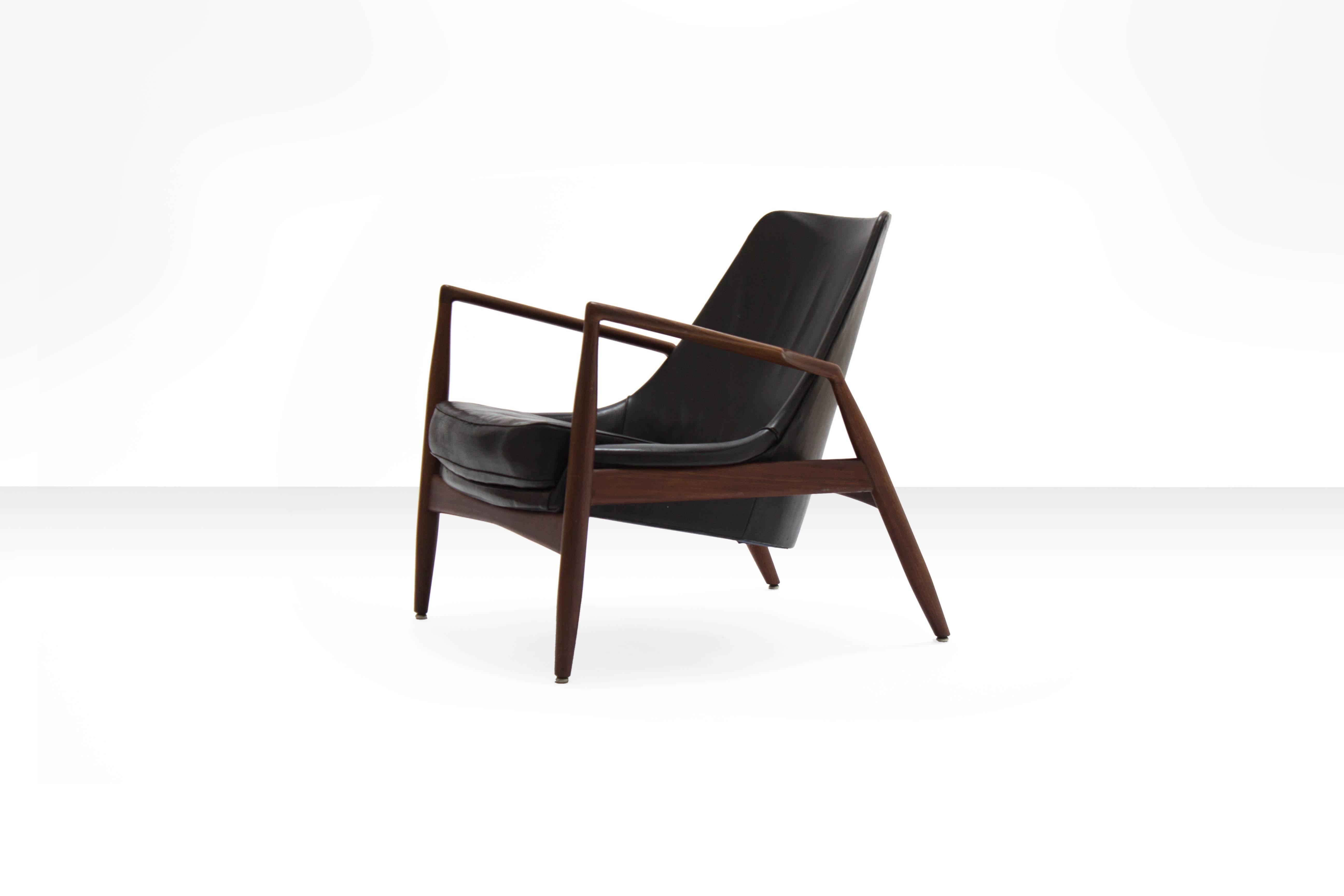 Black leather version of the classic Sälen (seal) lounge chair by Ib Kofod-Larsen in teak with original fabric for OPE, 1956

This iconic lounge chair is a true modern classic and together with the Elizabeth chair belongs to the best works designed