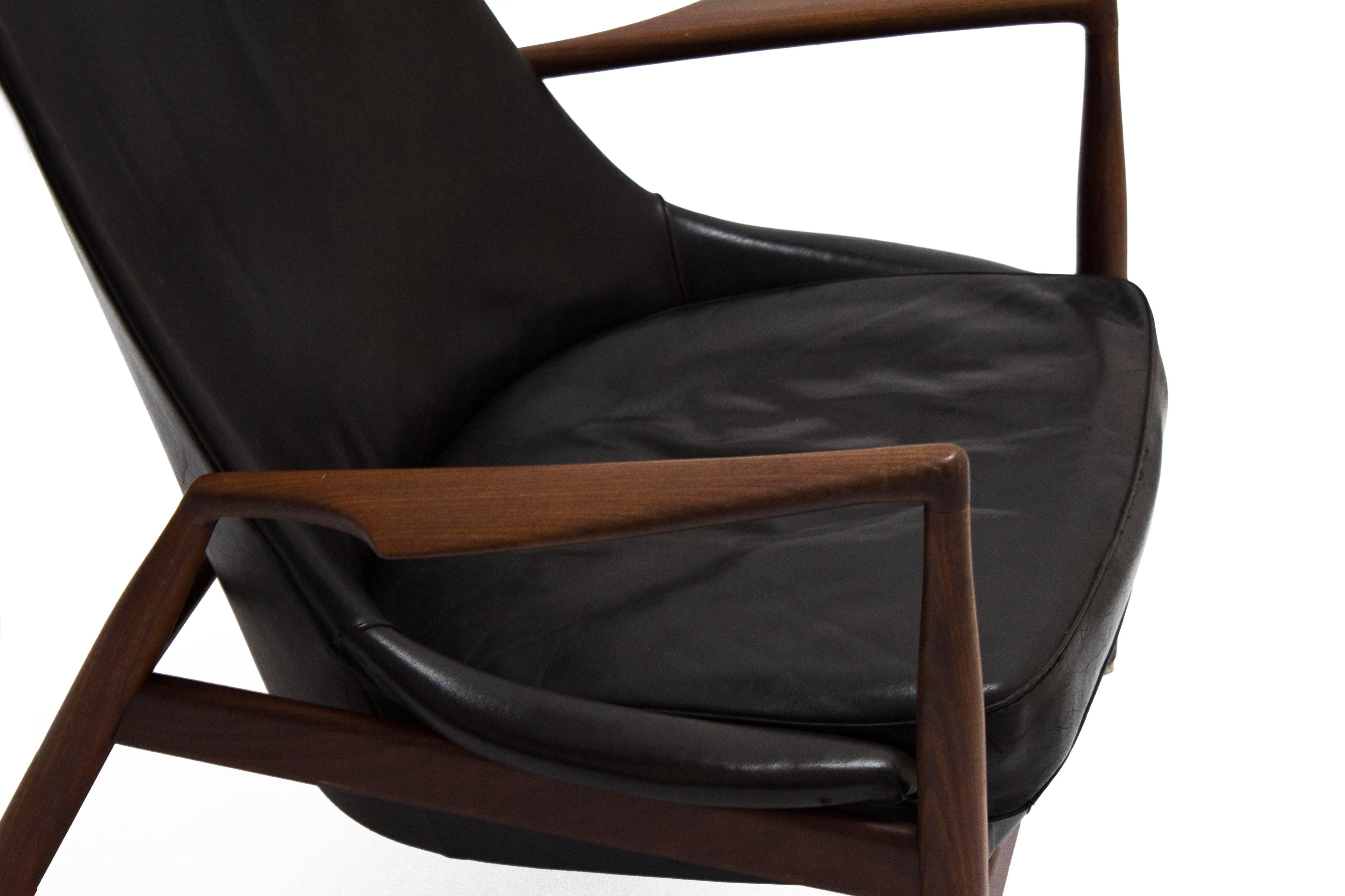 Ib Kofod-Larsen Black Seal Lounge Chair, Sweden, 1950s In Good Condition In Utrecht, NL