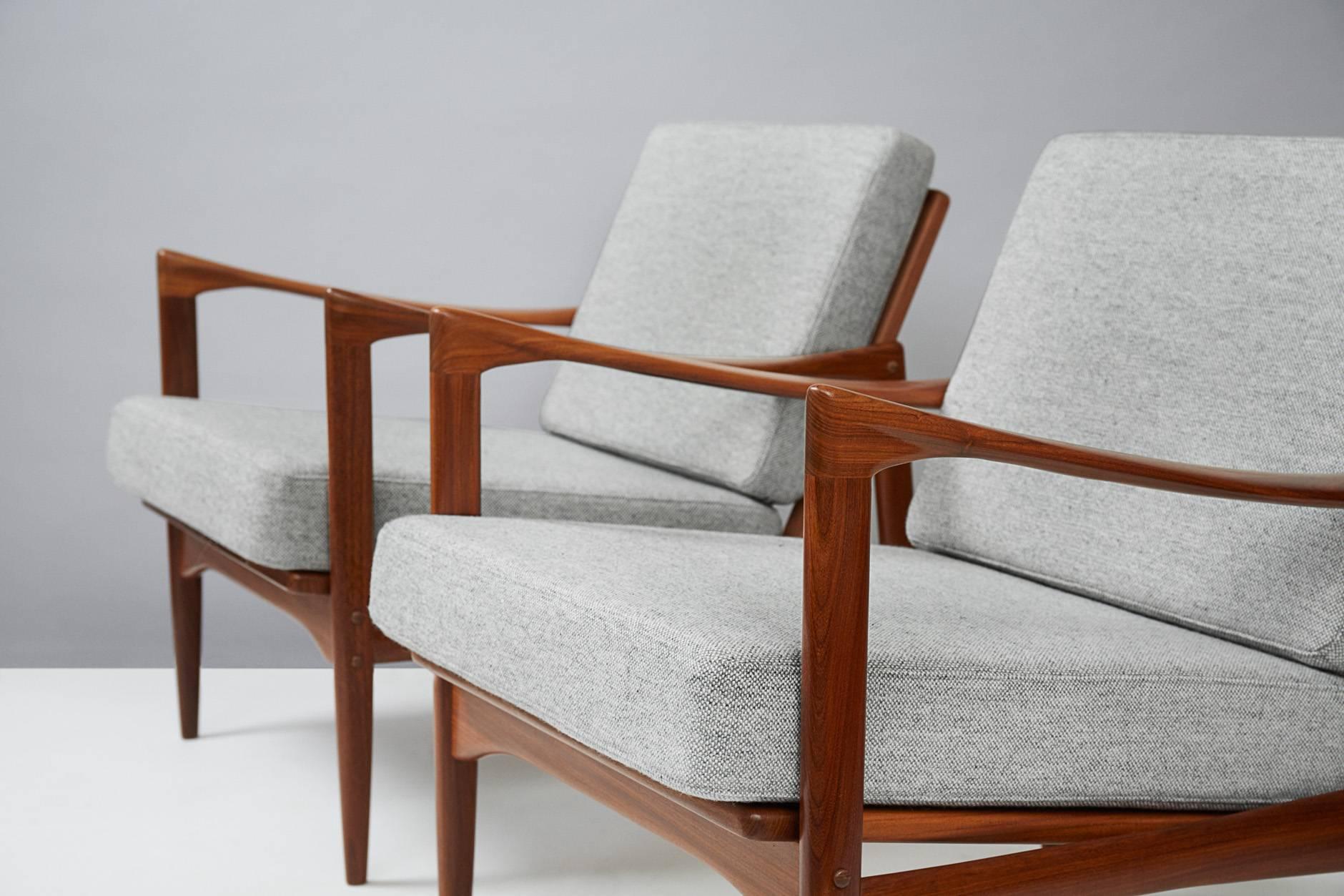 Ib Kofod-Larsen Candidate Chairs, circa 1960 In Excellent Condition In London, GB