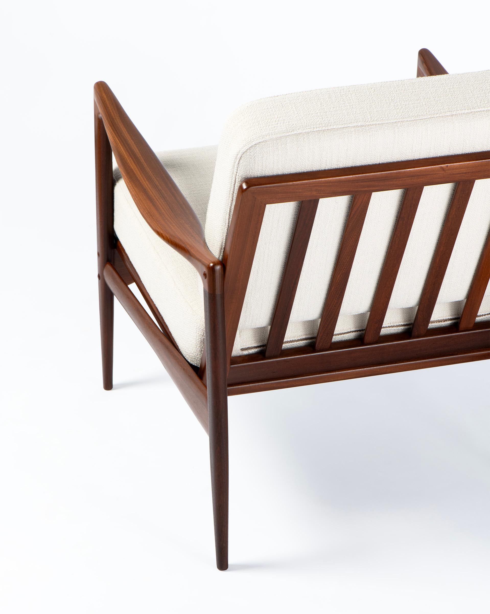 Scandinavo moderno Ib Kofod-Larsen Candidate Lounge Chairs with Fabric Cushions 1950s in vendita