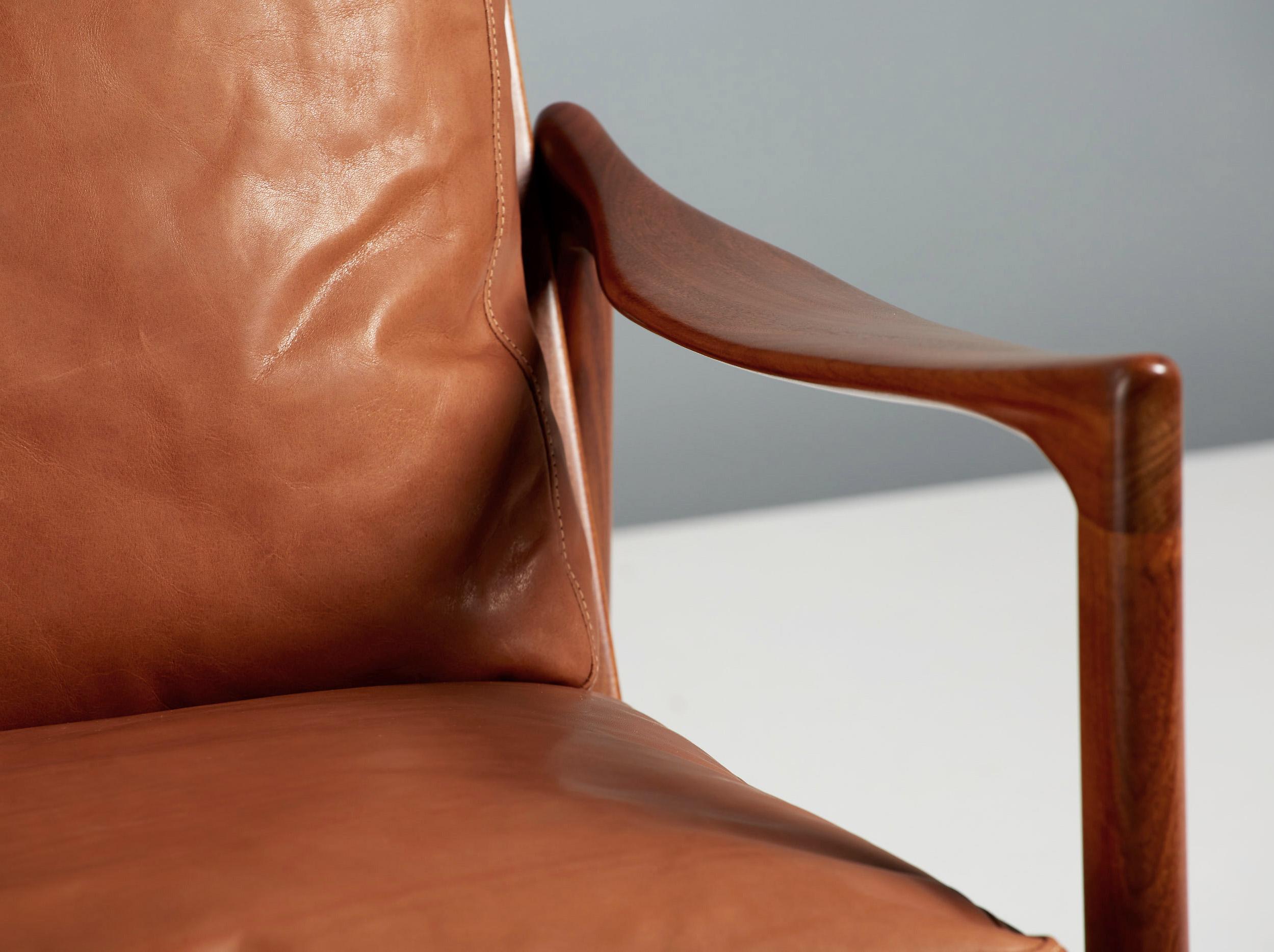 Scandinavo moderno Sedie da salotto candidate di Ib Kofod-Larsen con cuscini in pelle in vendita
