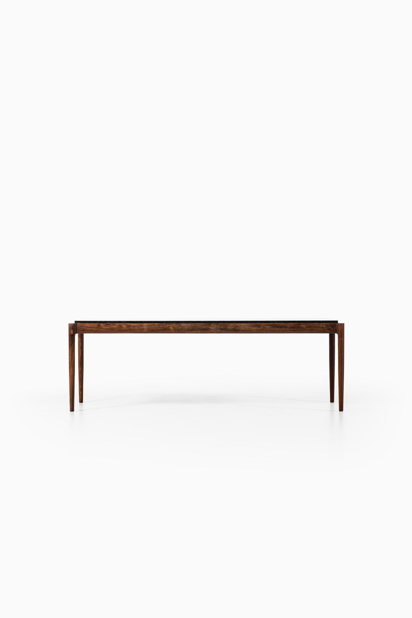Rare coffee table designed by Ib Kofod-Larsen. Produced by Seffle Möbelfabrik in Sweden.