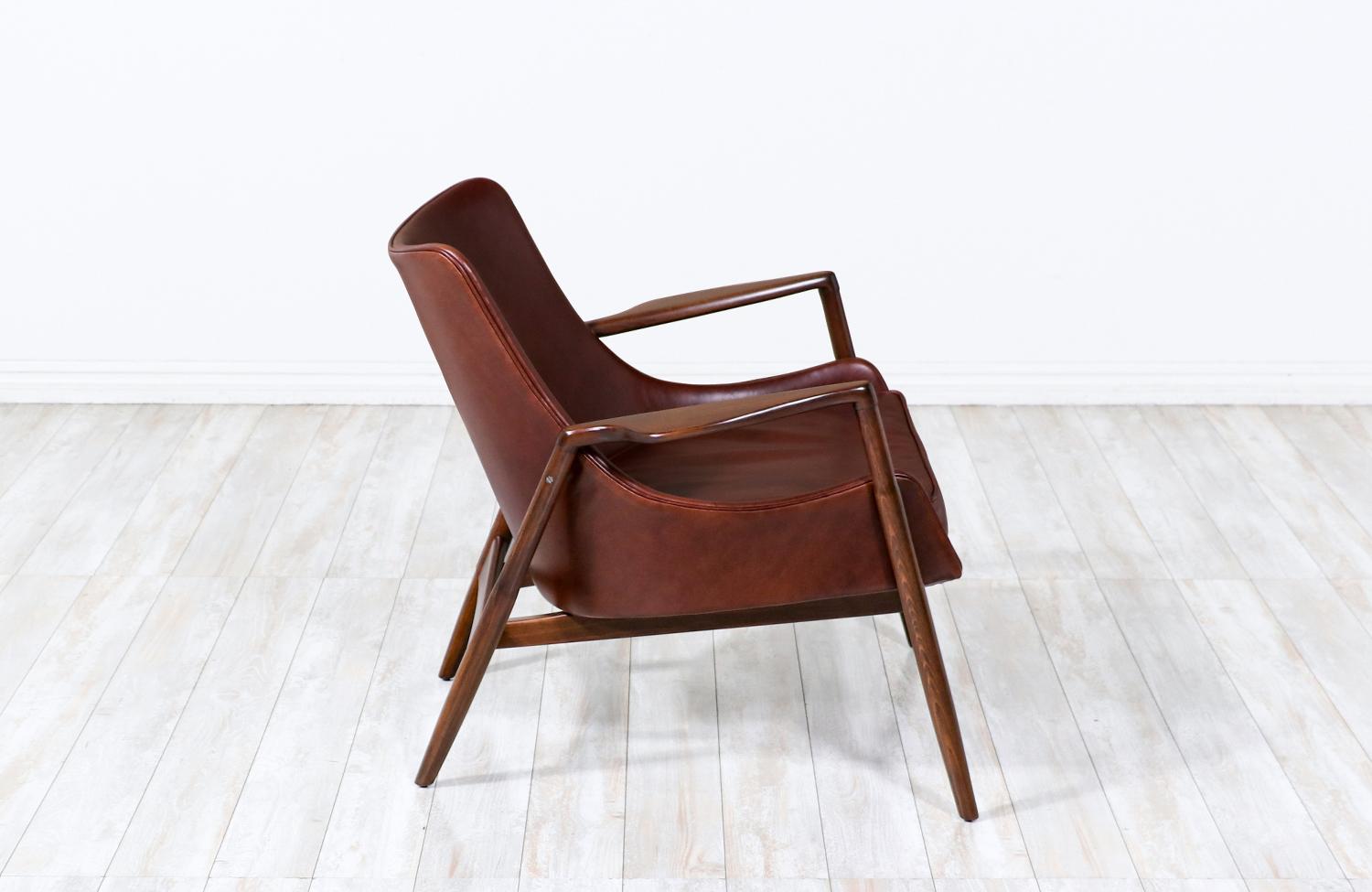 Mid-Century Modern Expertly Restored - Ib Kofod-Larsen Cognac Leather Lounge Chair for Selig