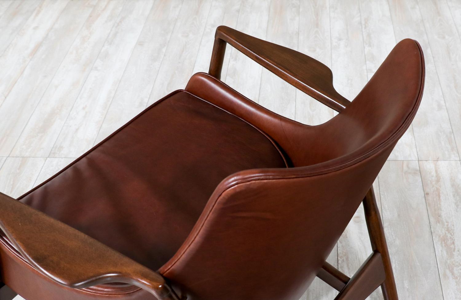 Mid-20th Century Expertly Restored - Ib Kofod-Larsen Cognac Leather Lounge Chair for Selig