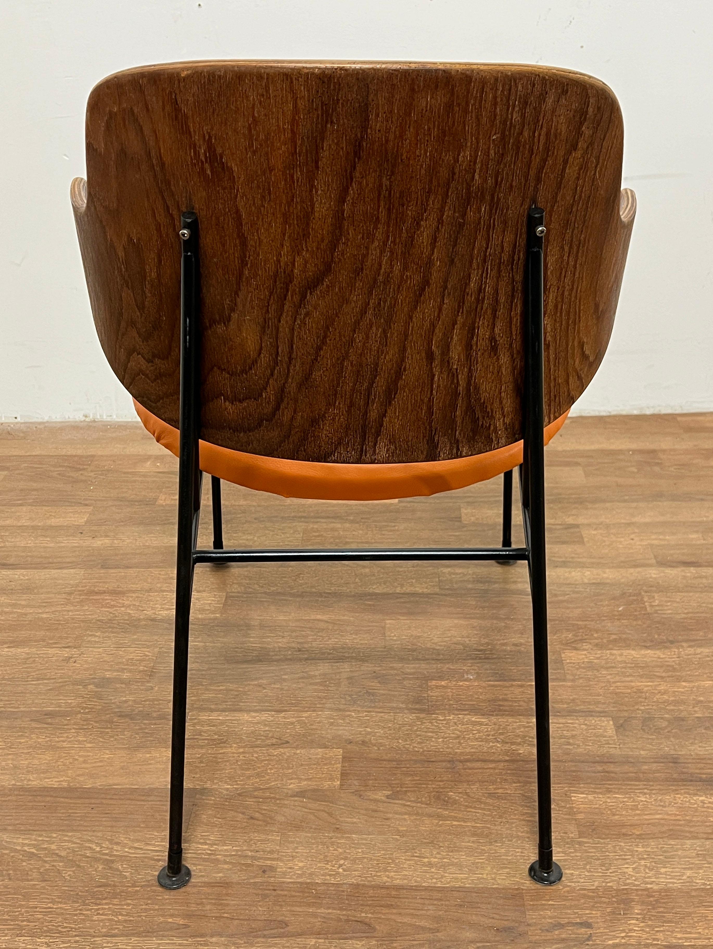 Dänischer Penguin-Stuhl aus Bugholz und Leder von Ib Kofod-Larsen, ca. 1960er Jahre im Angebot 3