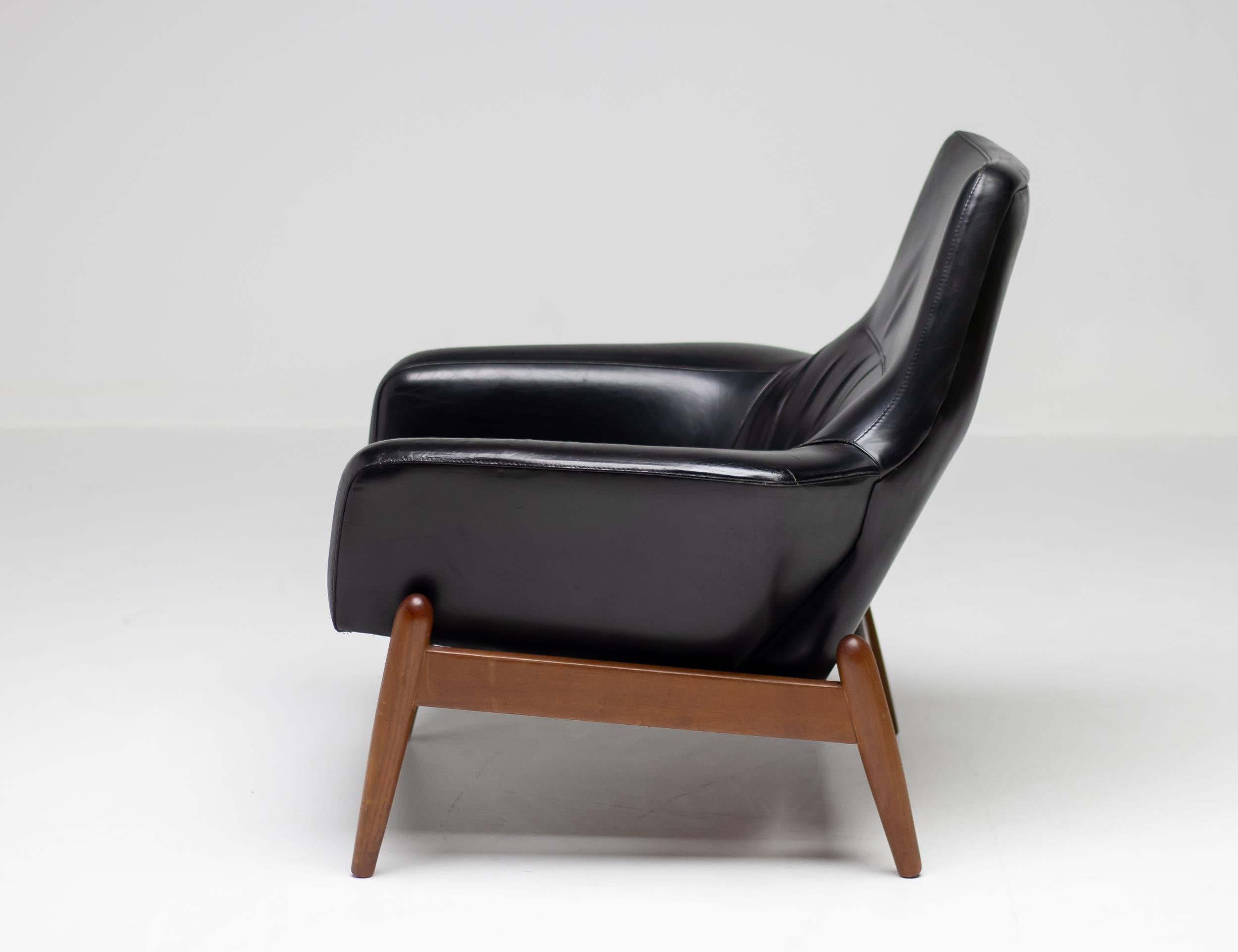 Ib Kofod Larsen Danish Lounge Chair In Good Condition In Dronten, NL