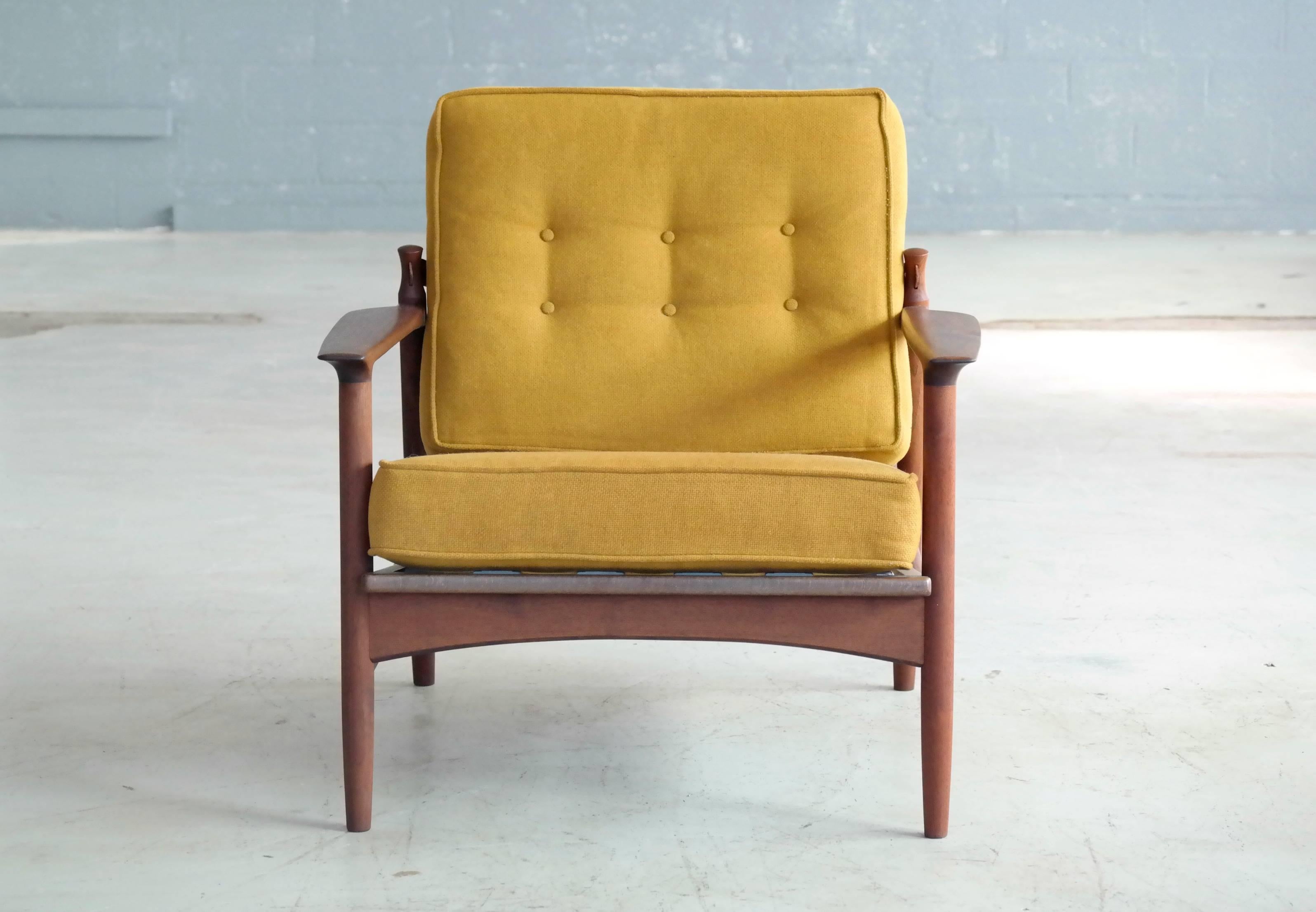 Ib Kofod-Larsen Danish Midcentury Reclining Lounge Chair in Walnut for Selig In Excellent Condition In Bridgeport, CT