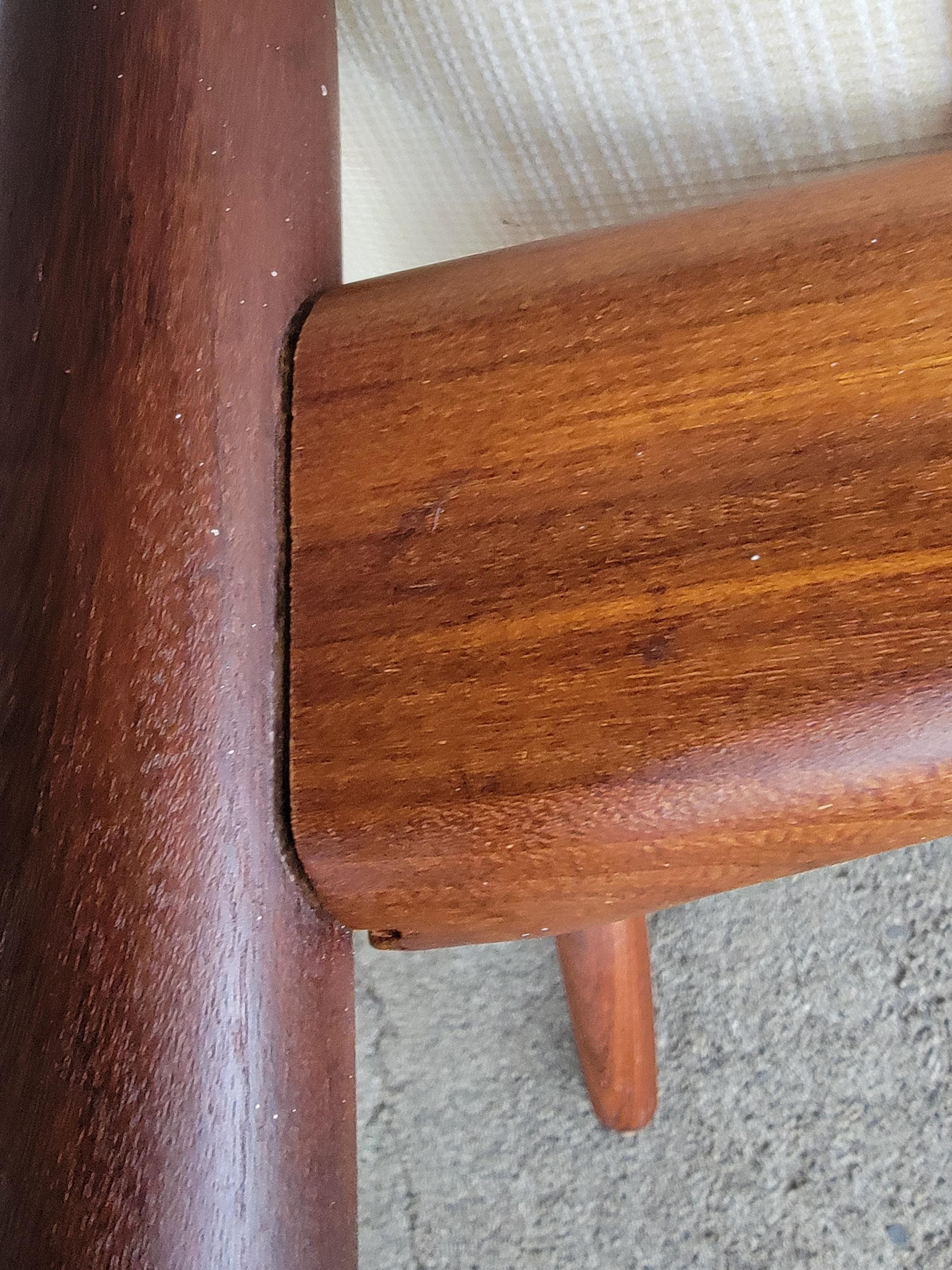 Ib Kofod-Larsen Chaise moderne danoise 