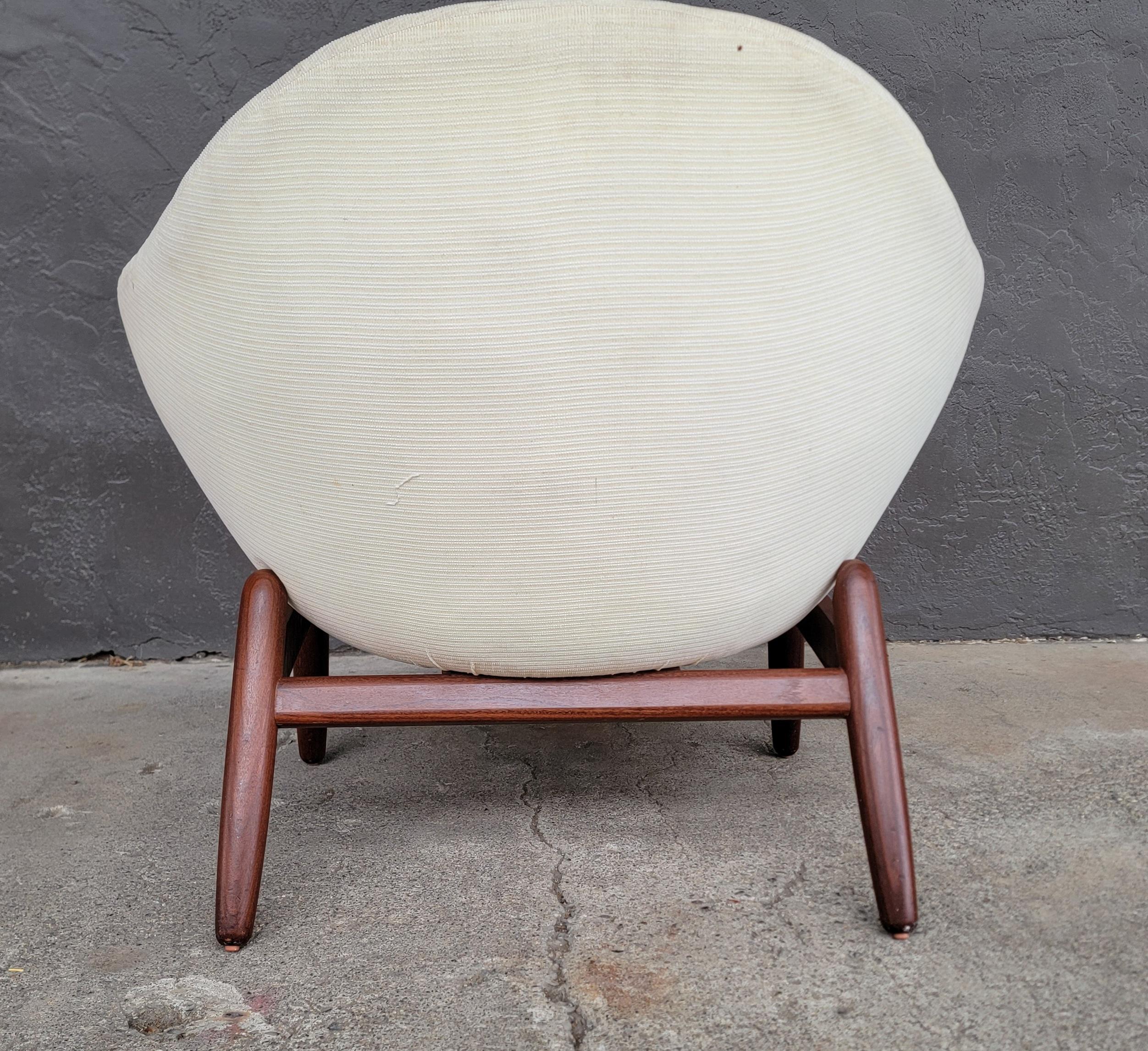 Ib Kofod-Larsen Chaise moderne danoise 