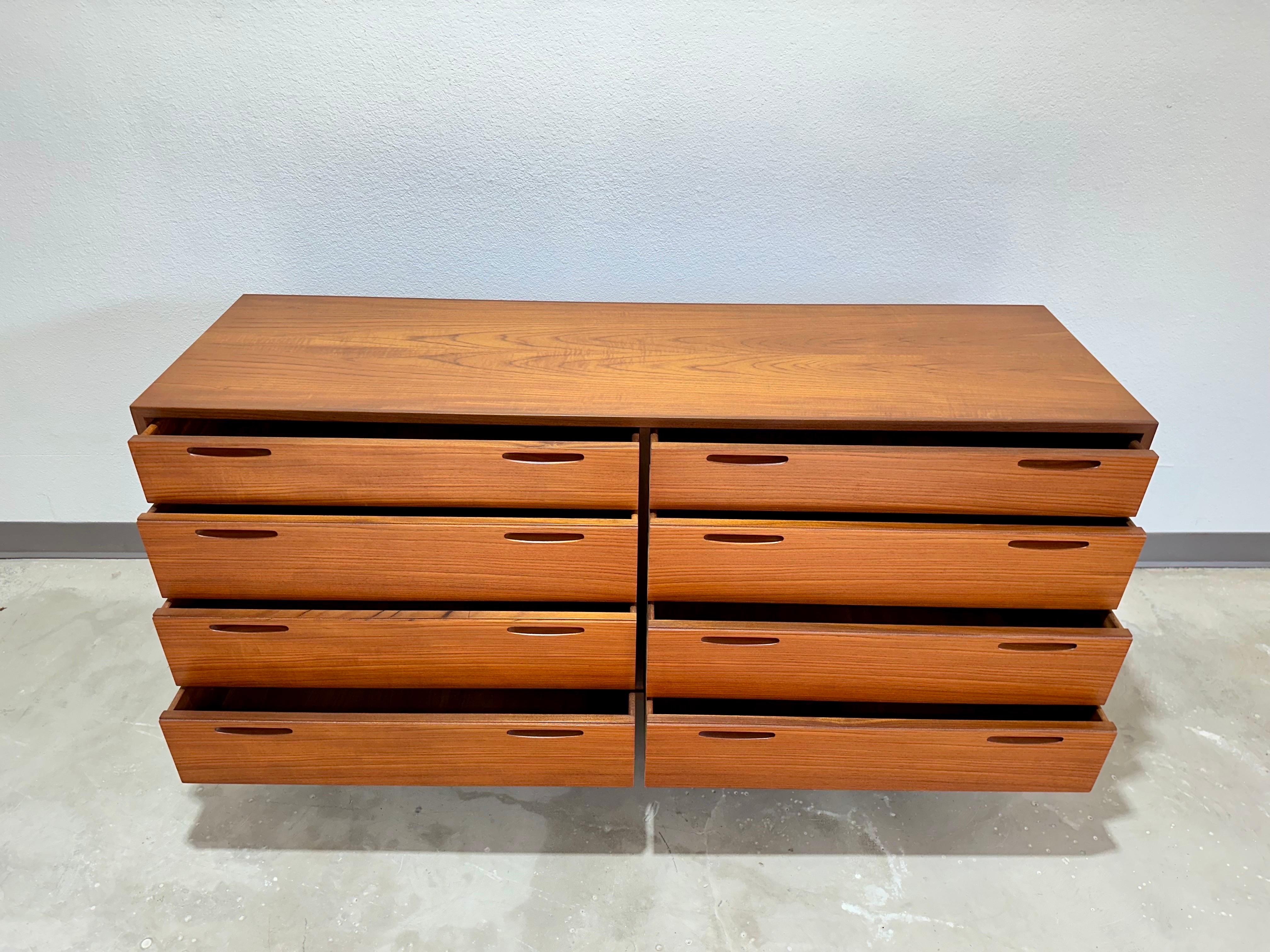 20th Century Ib Kofod-Larsen Danish Teak 8 Drawer Dresser