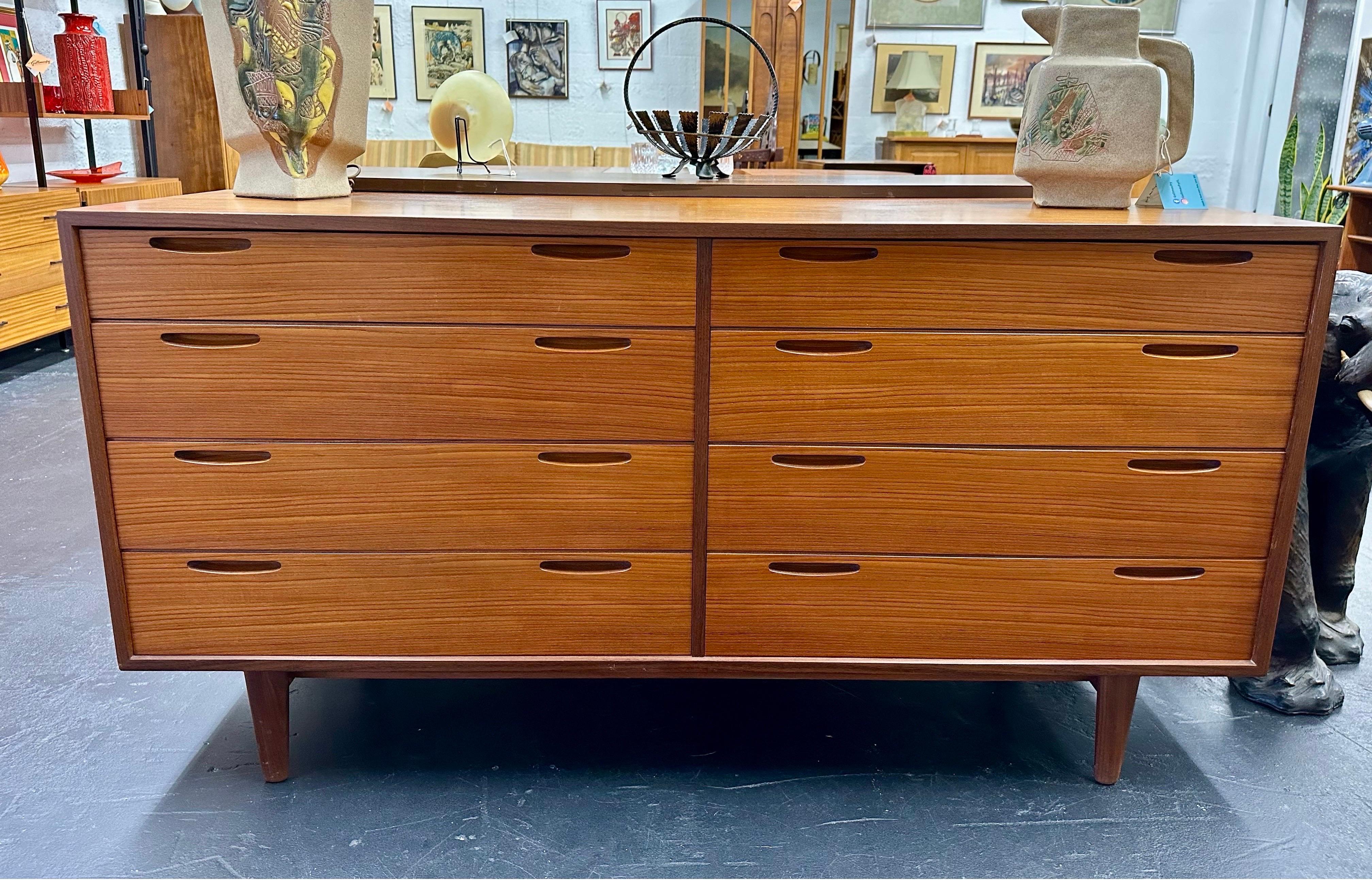 Ib Kofod-Larsen Danish Teak 8 Drawer Dresser 3
