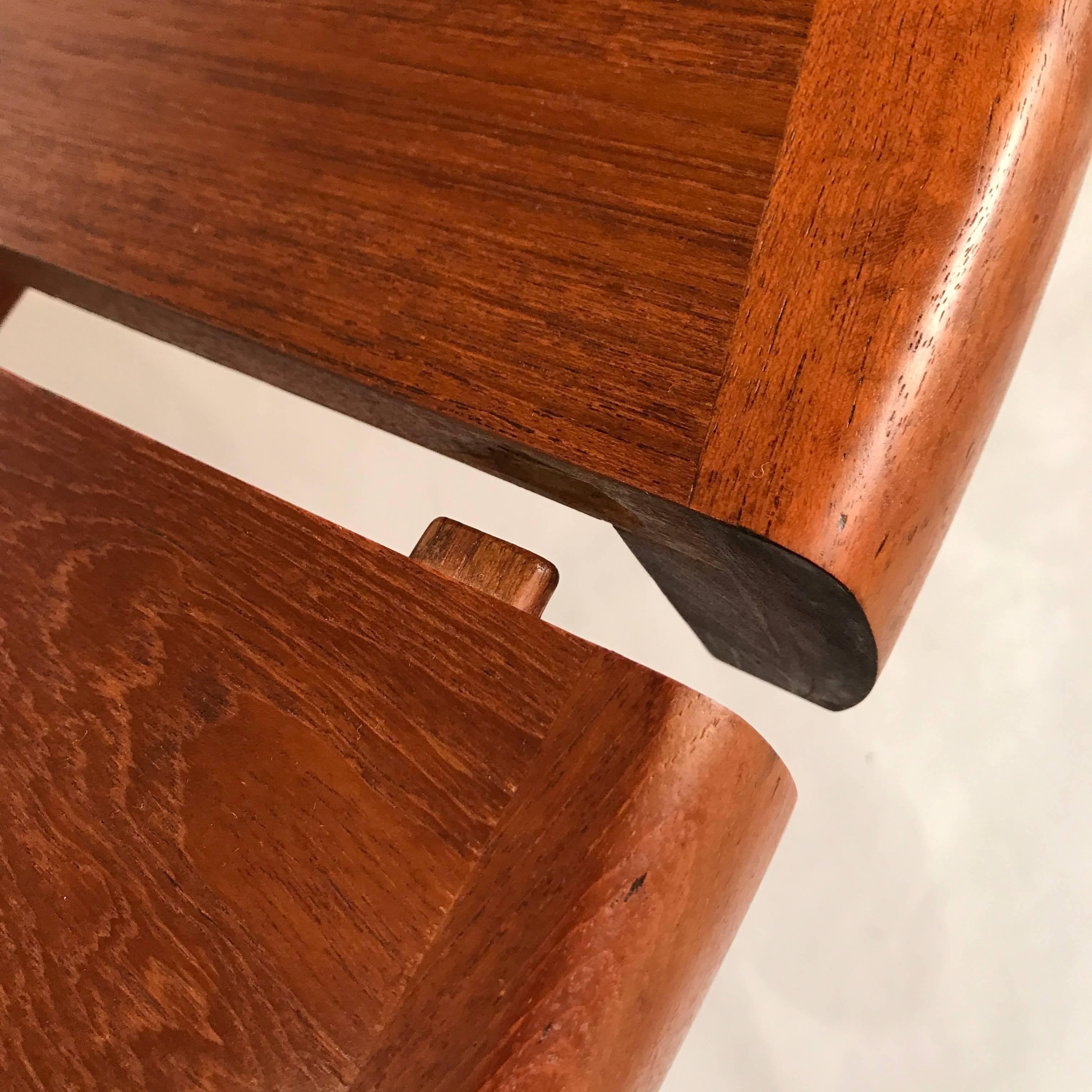 Ib Kofod Larsen Danish Teak Extension Dining Table Round or Oval In Good Condition In Hudson, NY