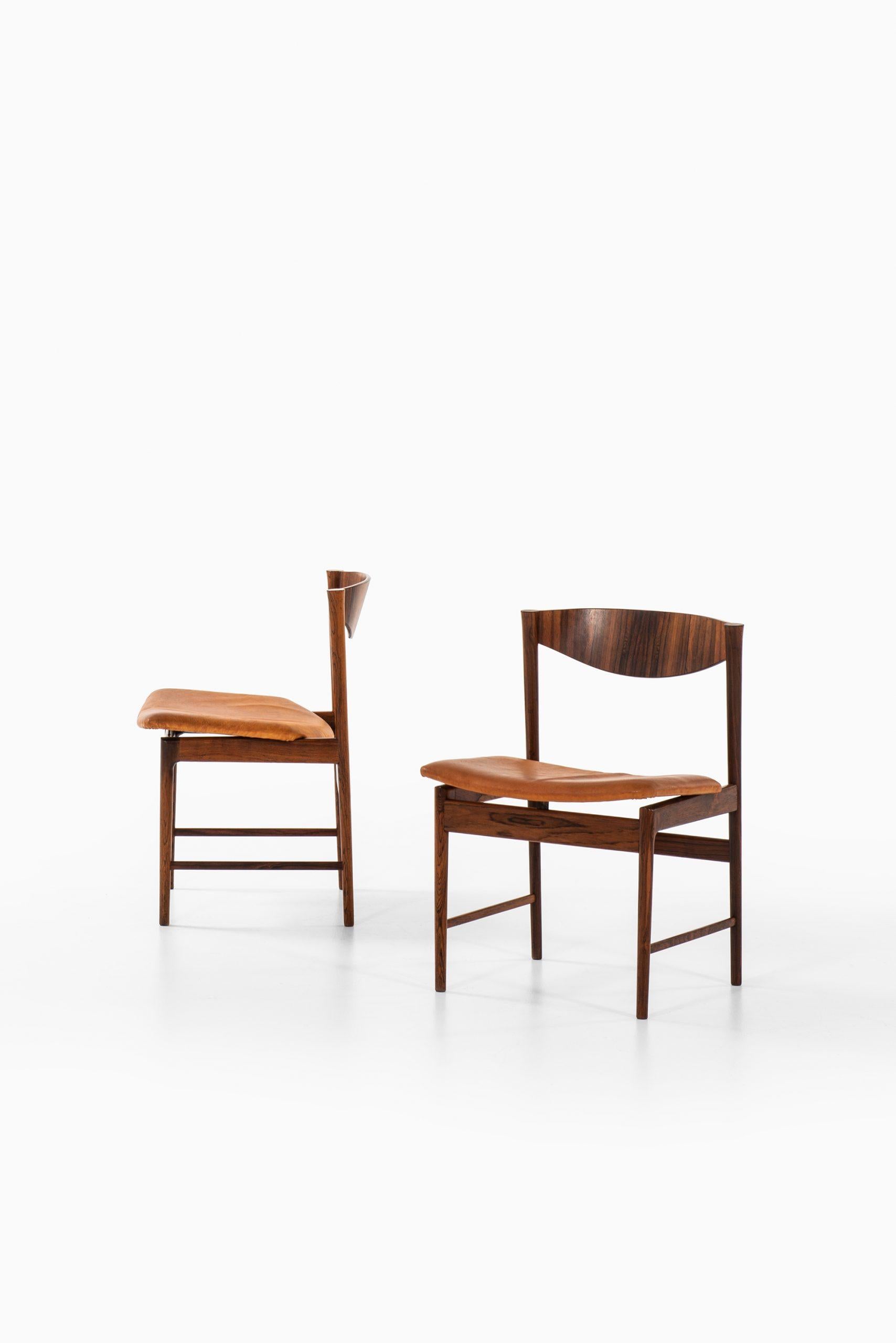 Scandinavian Modern Ib Kofod-Larsen Dining Chairs Produced by Seffle Möbelfabrik in Sweden For Sale