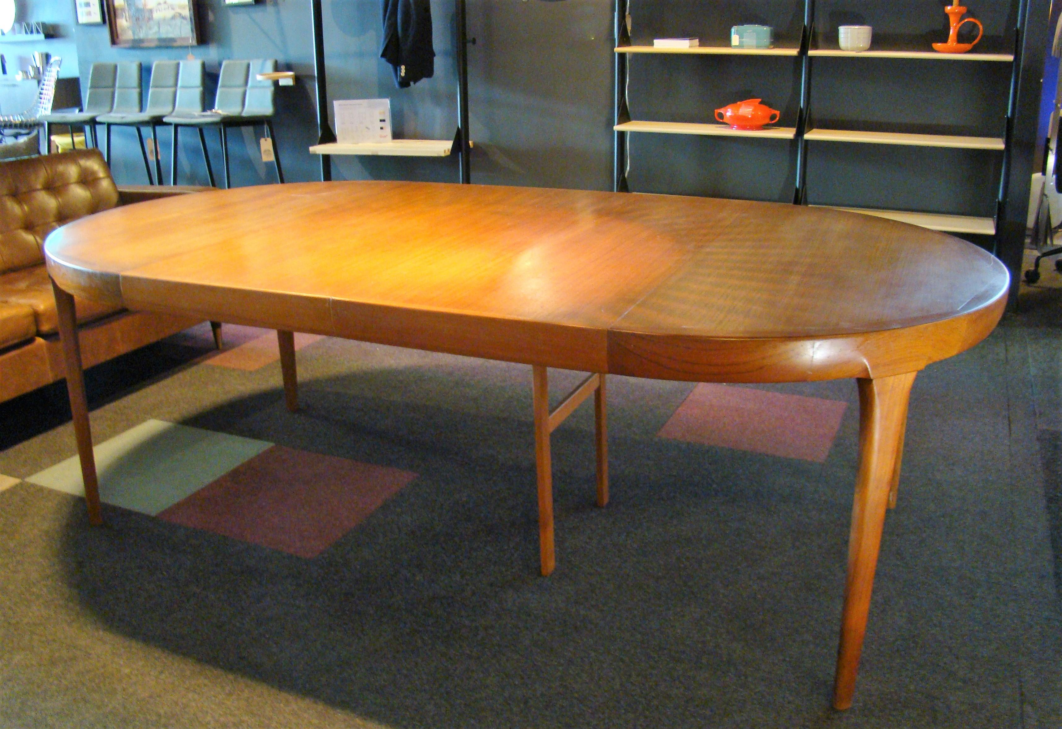 Mid-Century Modern Ib Kofod-Larsen Dining Table for Faarup Mobler Denmark Round + 2 Extensions