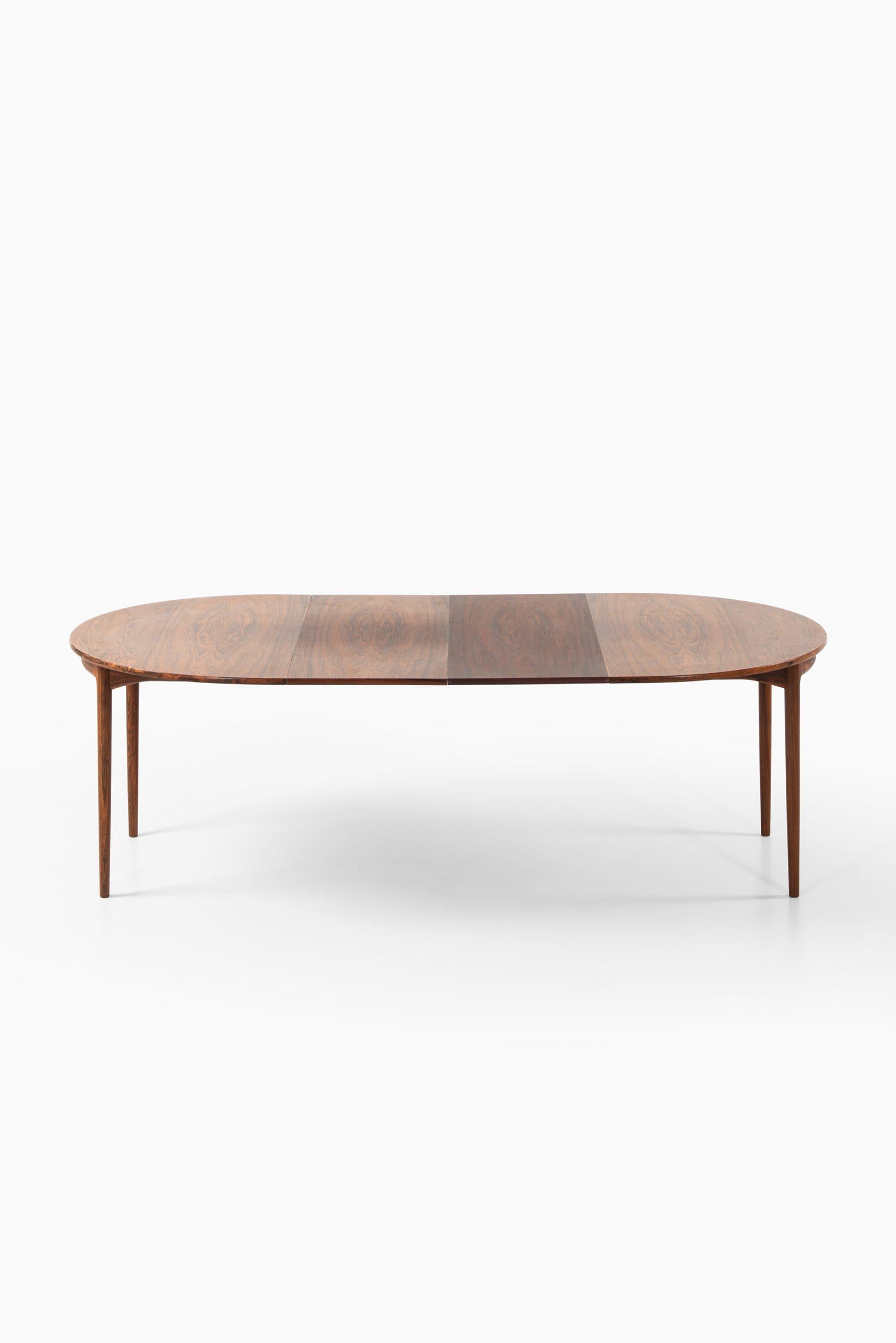 Ib Kofod-Larsen Dining Table Produced by Seffle Möbelfabrik in Sweden 3