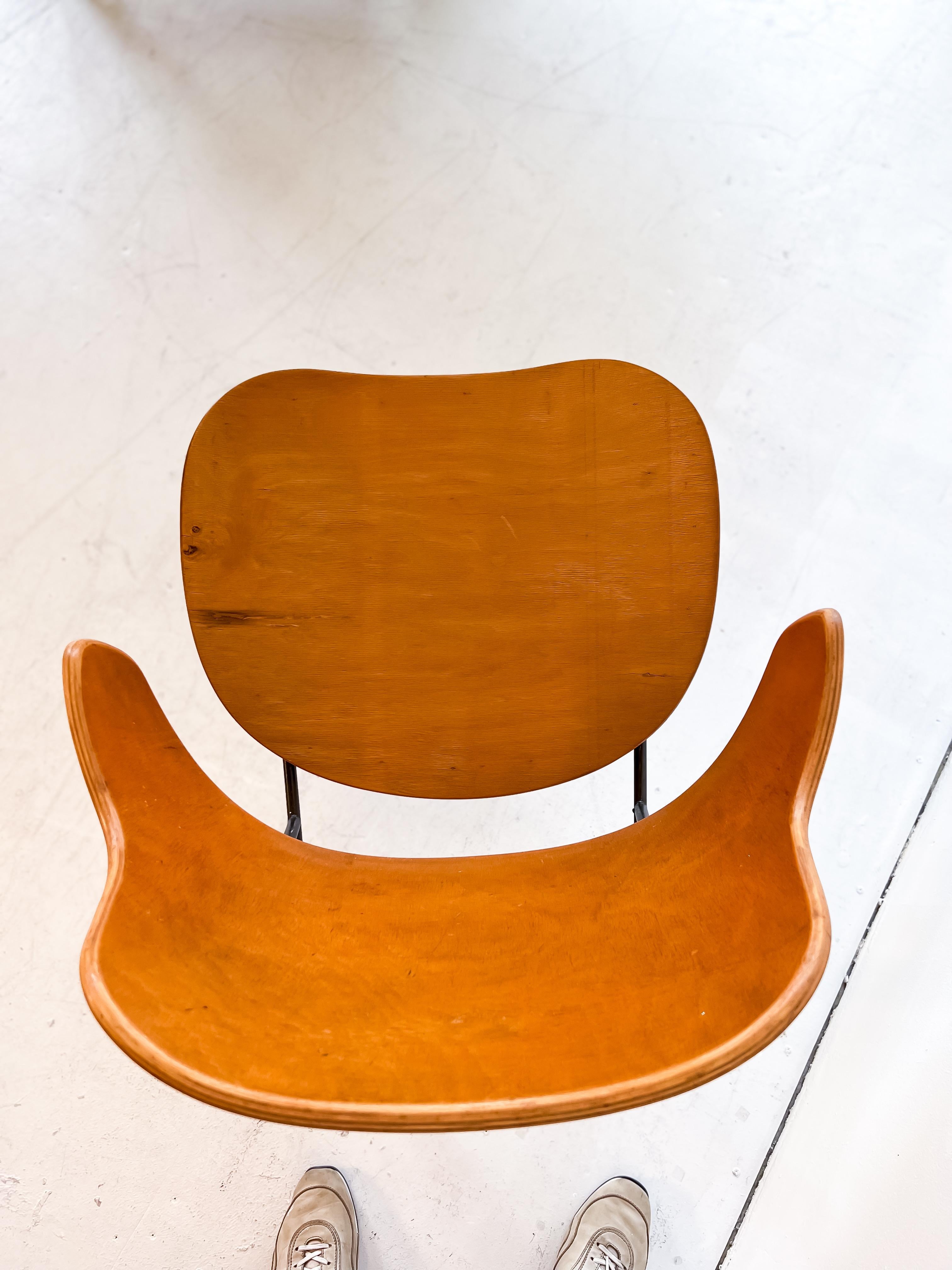 Scandinavian Modern Ib Kofod-Larsen Early Penguin Chair
