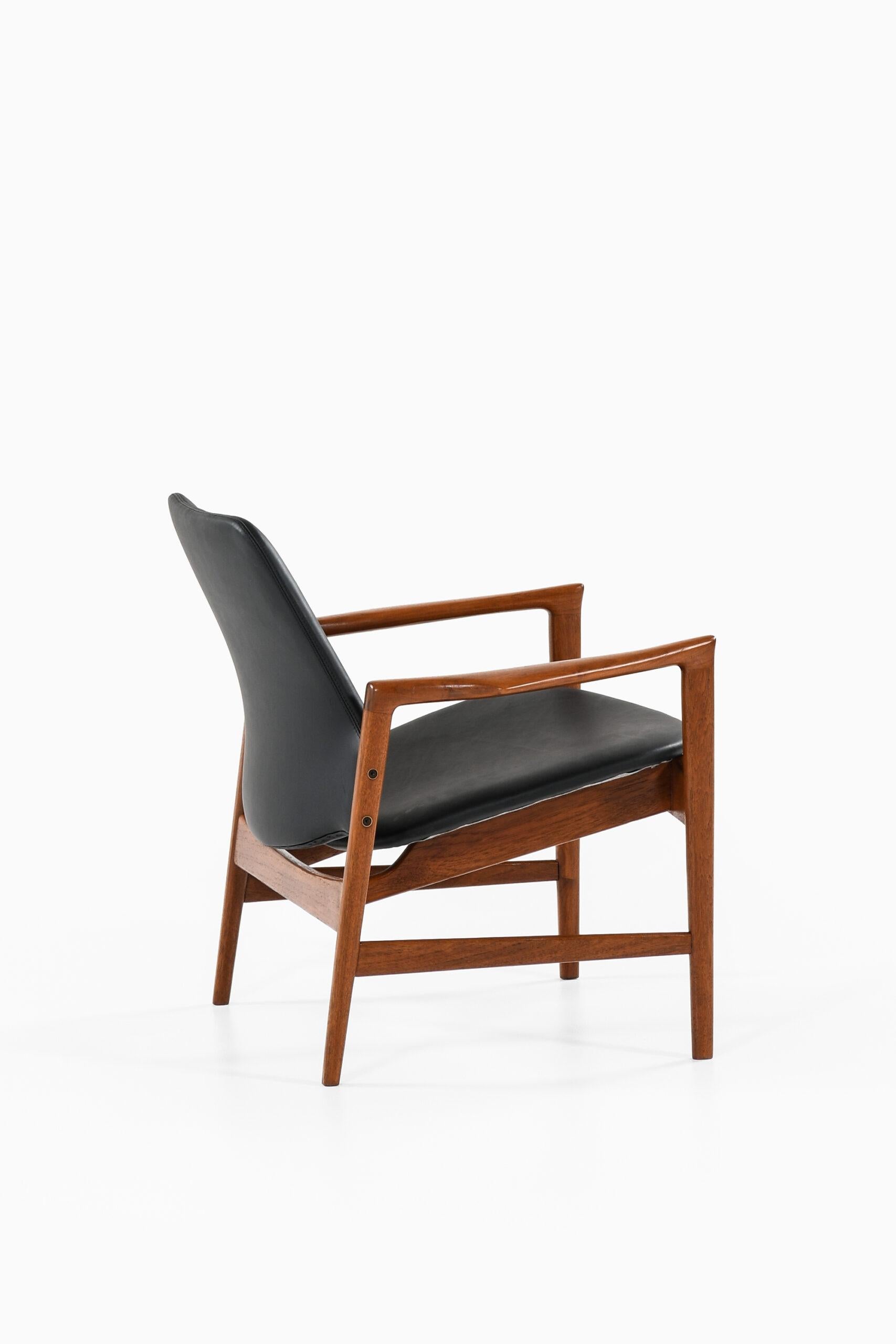 Swedish Ib Kofod-Larsen Easy Chair Model Holte Produced by OPE in Sweden For Sale