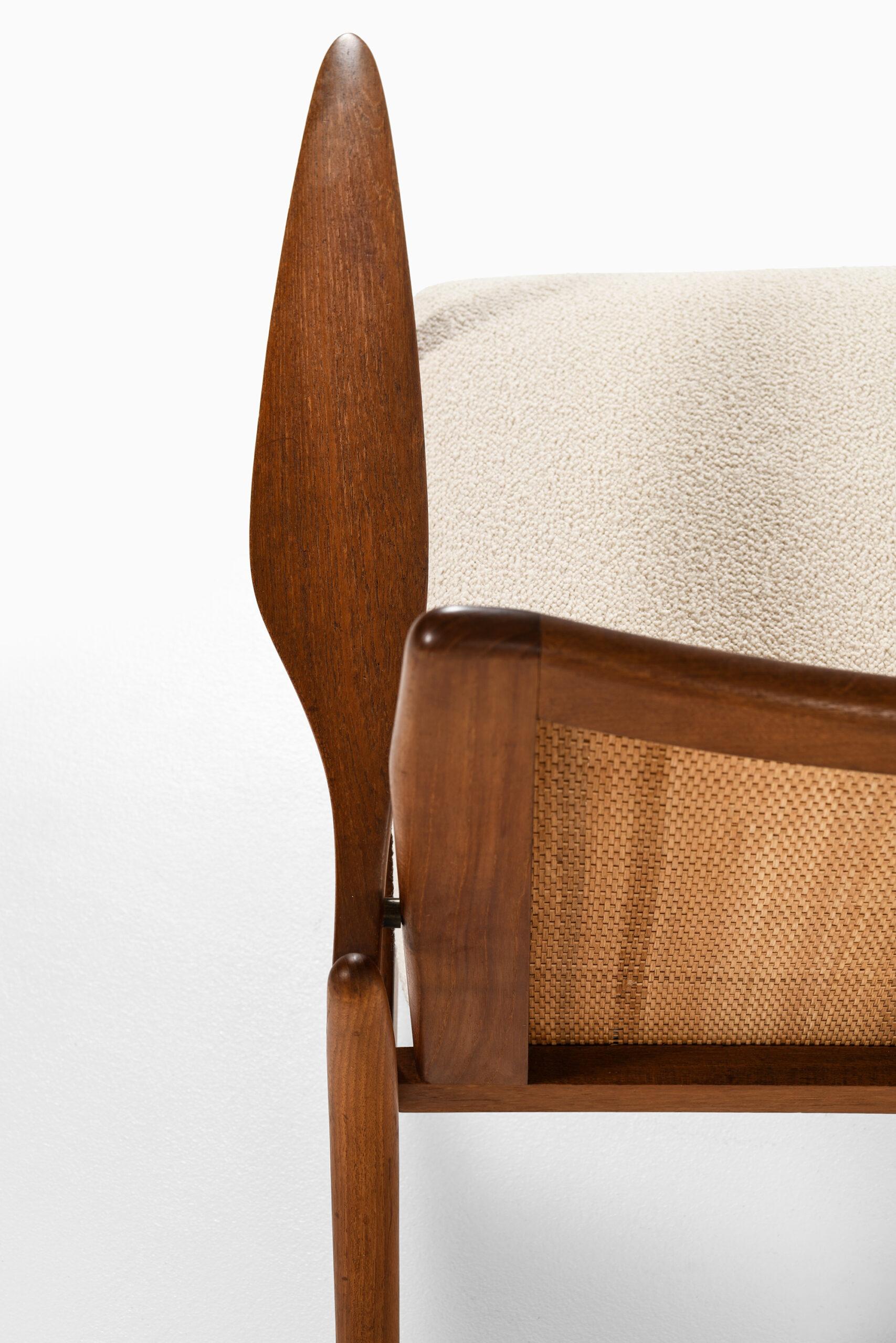 Sillón Ib Kofod-Larsen Producido por Selig Danés en venta