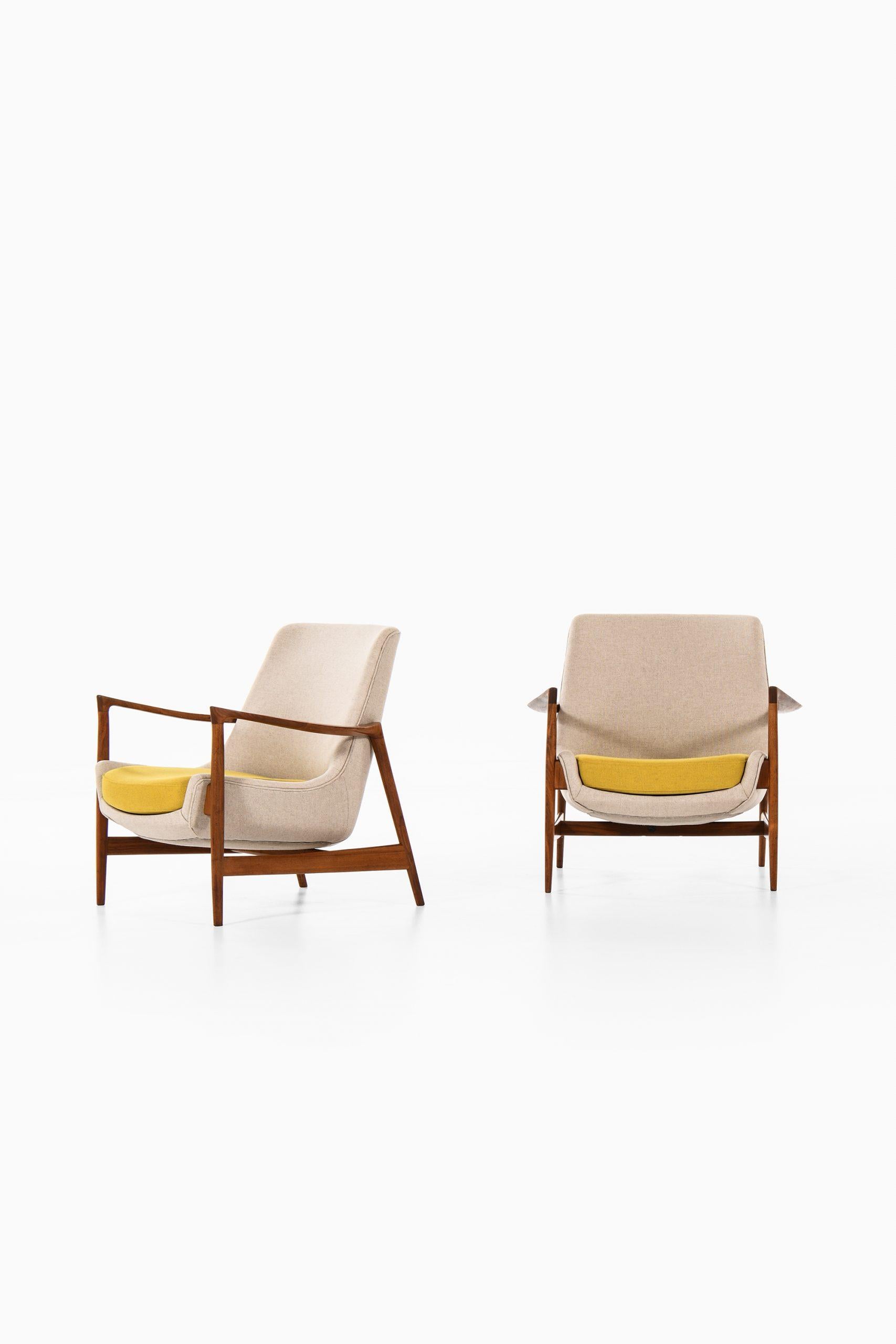 Danish Ib Kofod-Larsen Easy Chairs Model 4346 Produced by Fritz Hansen in Denmark