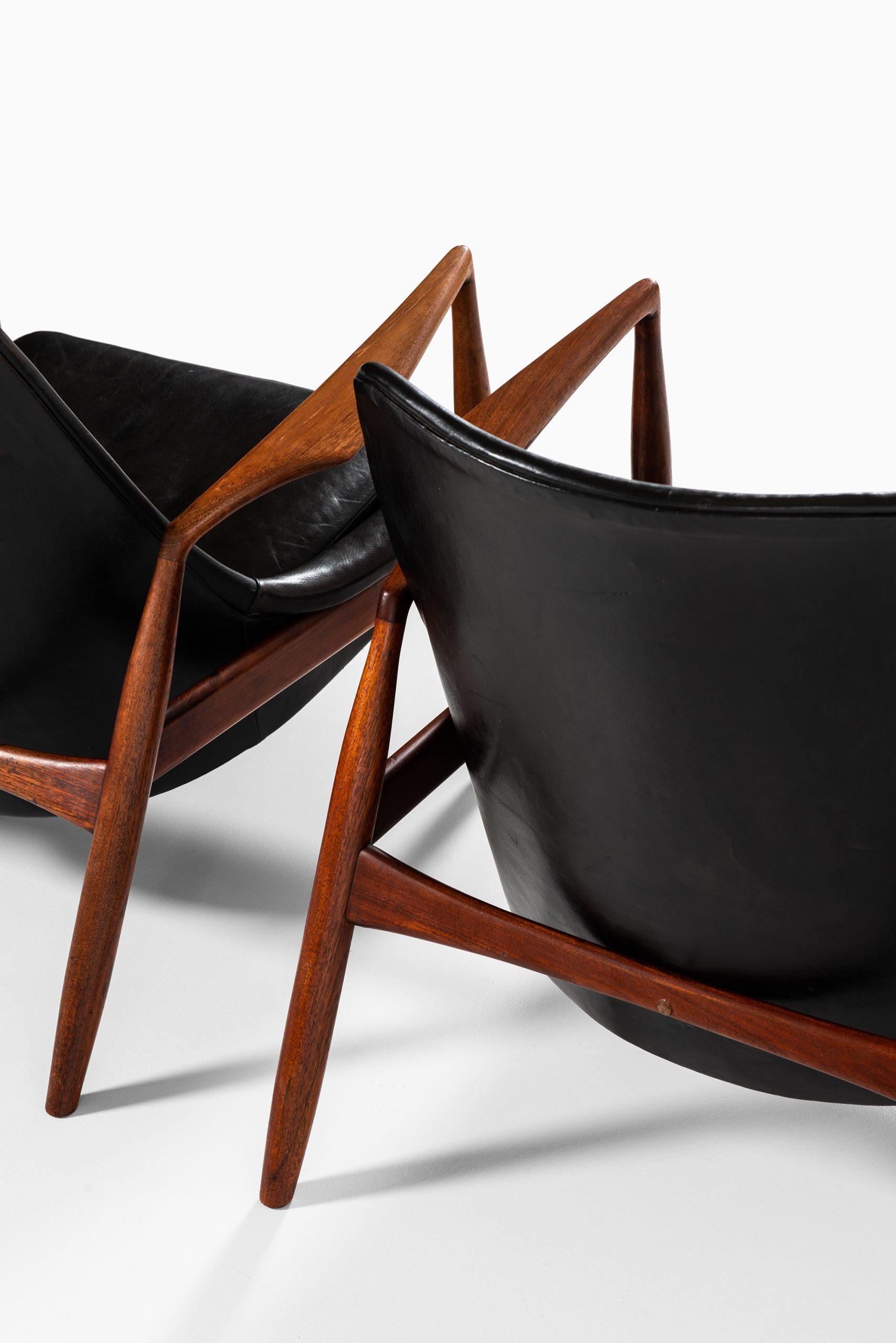 Scandinavian Modern Ib Kofod-Larsen Easy Chairs Model Sälen / Seal Produced by OPE in Sweden For Sale
