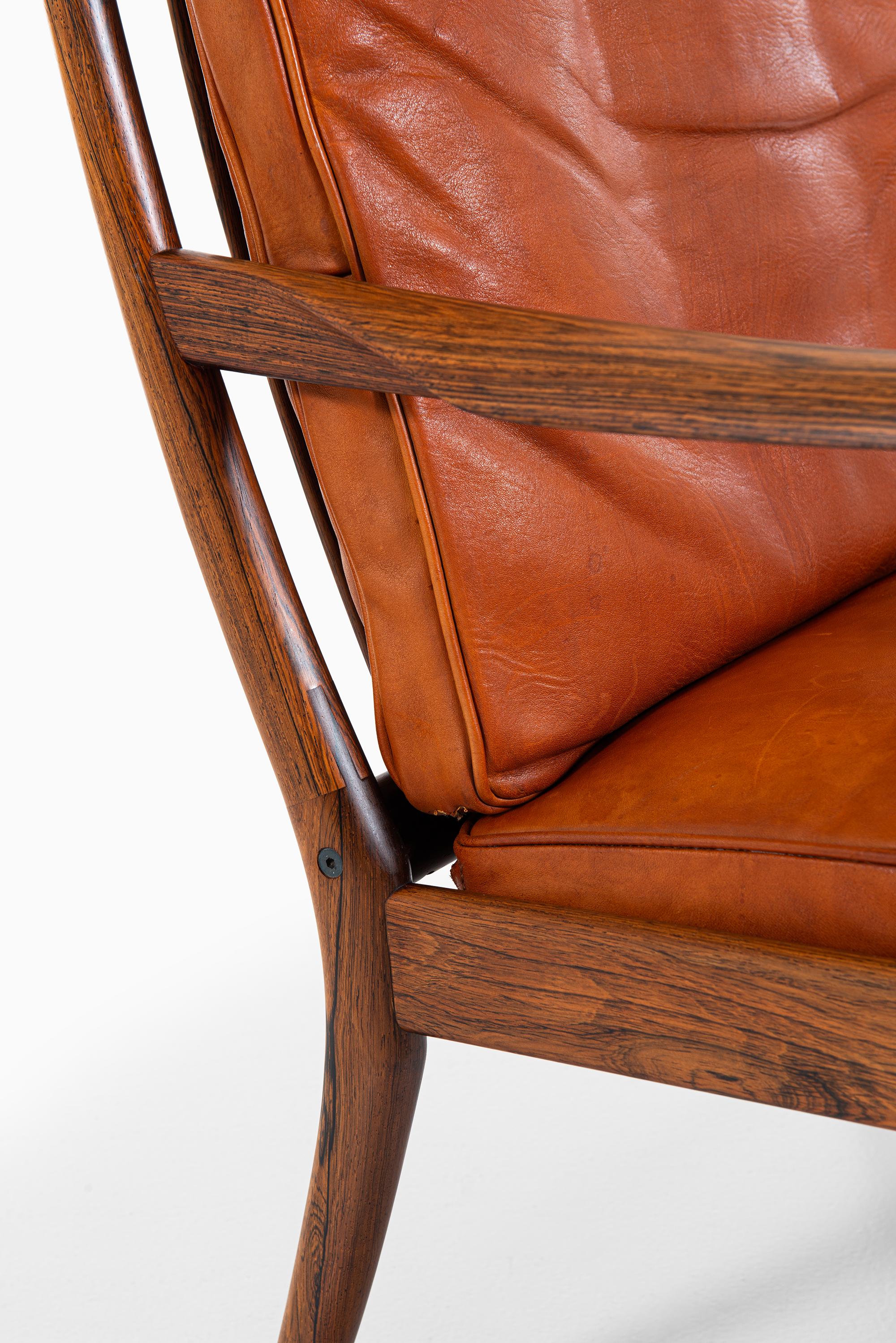 Ib Kofod-Larsen Easy Chairs Modell Samsö Produziert von OPE, Sweden im Angebot 1