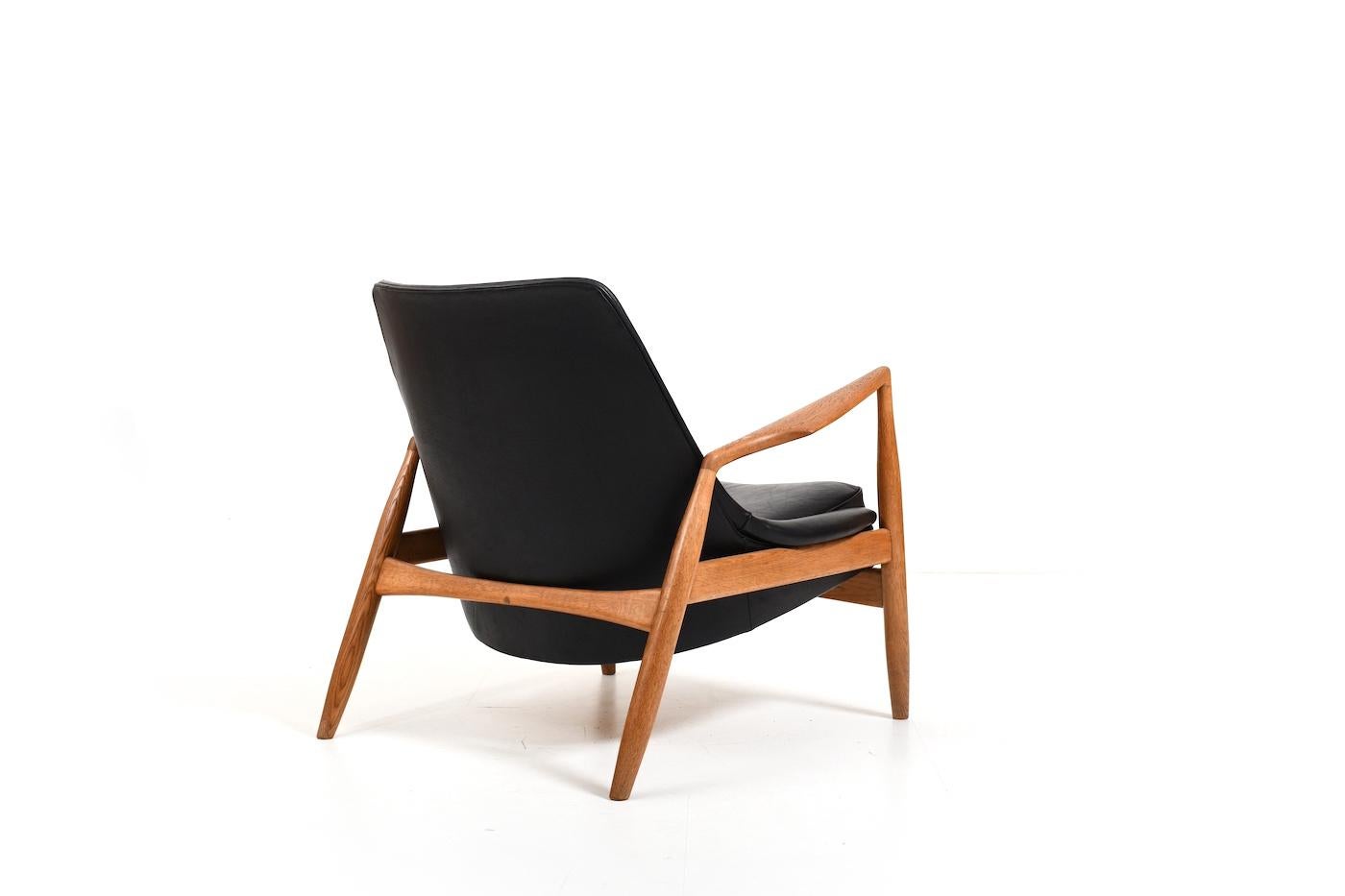 Ib Kofod-Larsen Easychair Sälen / Seal Chair 1960s pour OPE  en vente 3