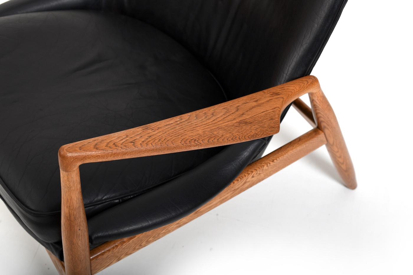 Cuir Ib Kofod-Larsen Easychair Sälen / Seal Chair 1960s pour OPE  en vente