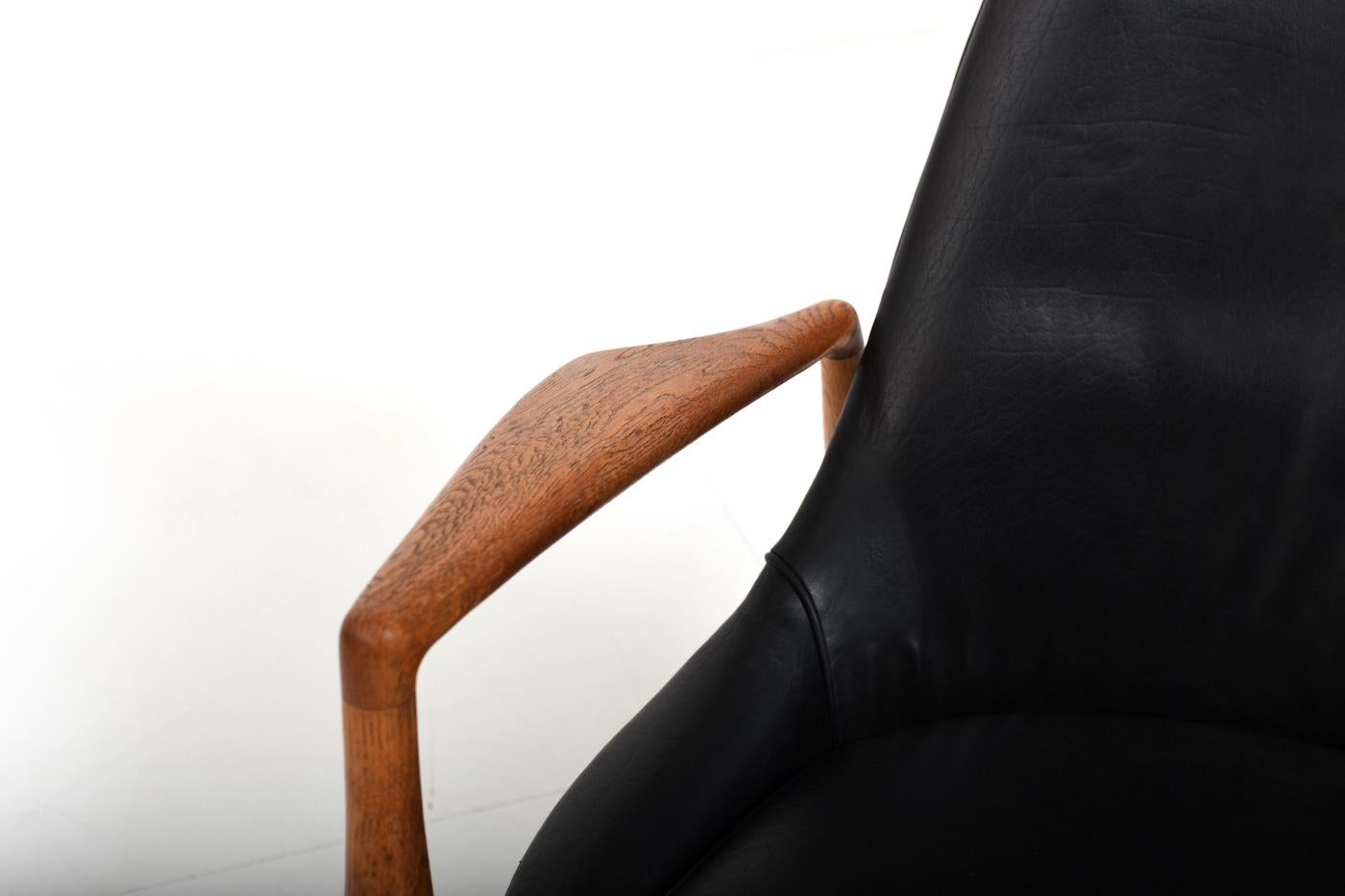 Ib Kofod Larsen Easychair Sälen / Seal Chair 1960s for Ope For Sale 1