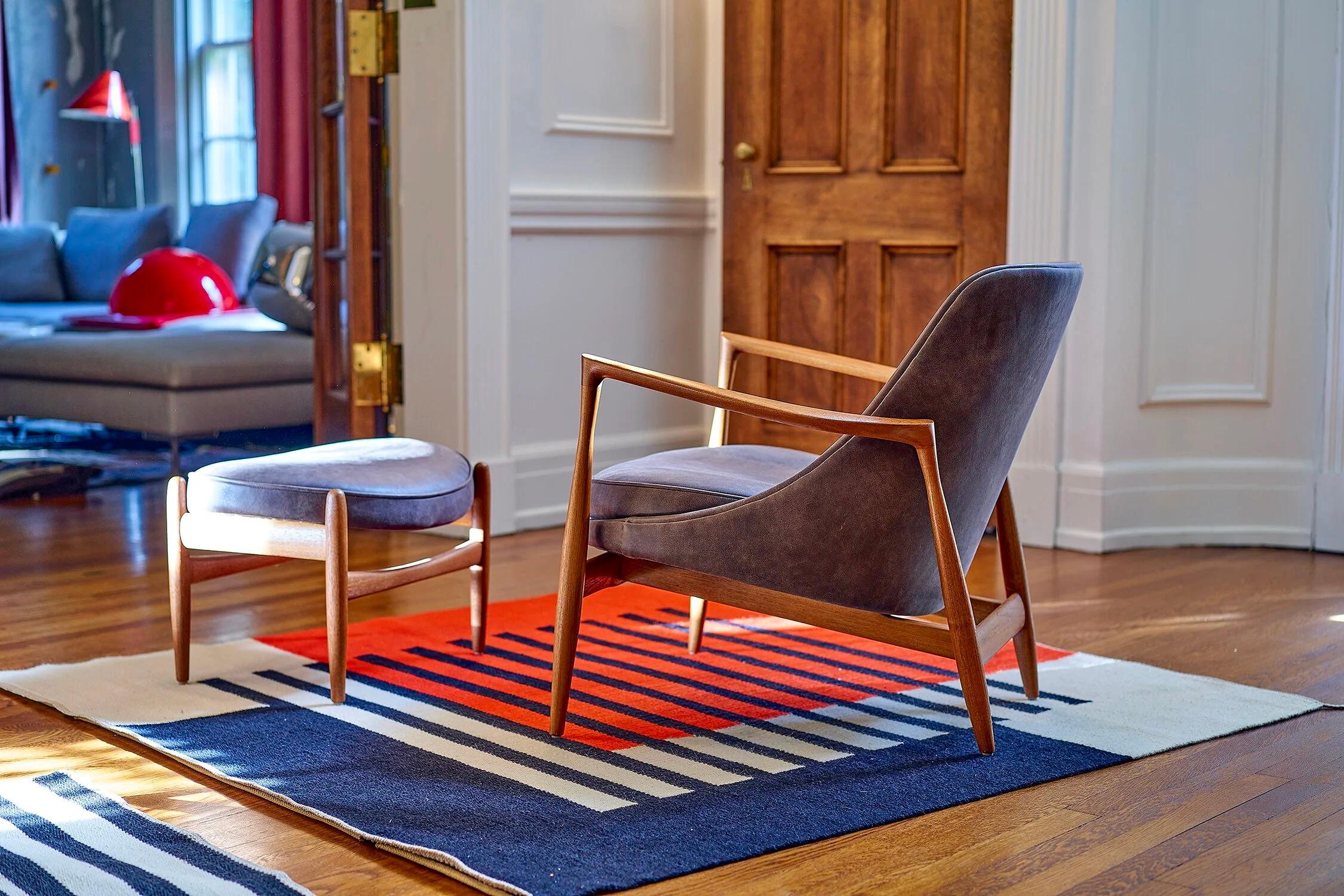 Ib Kofod-Larsen Silla y otomana Elizabeth Christensen & Larsen Años 50 mediados del siglo XX en venta