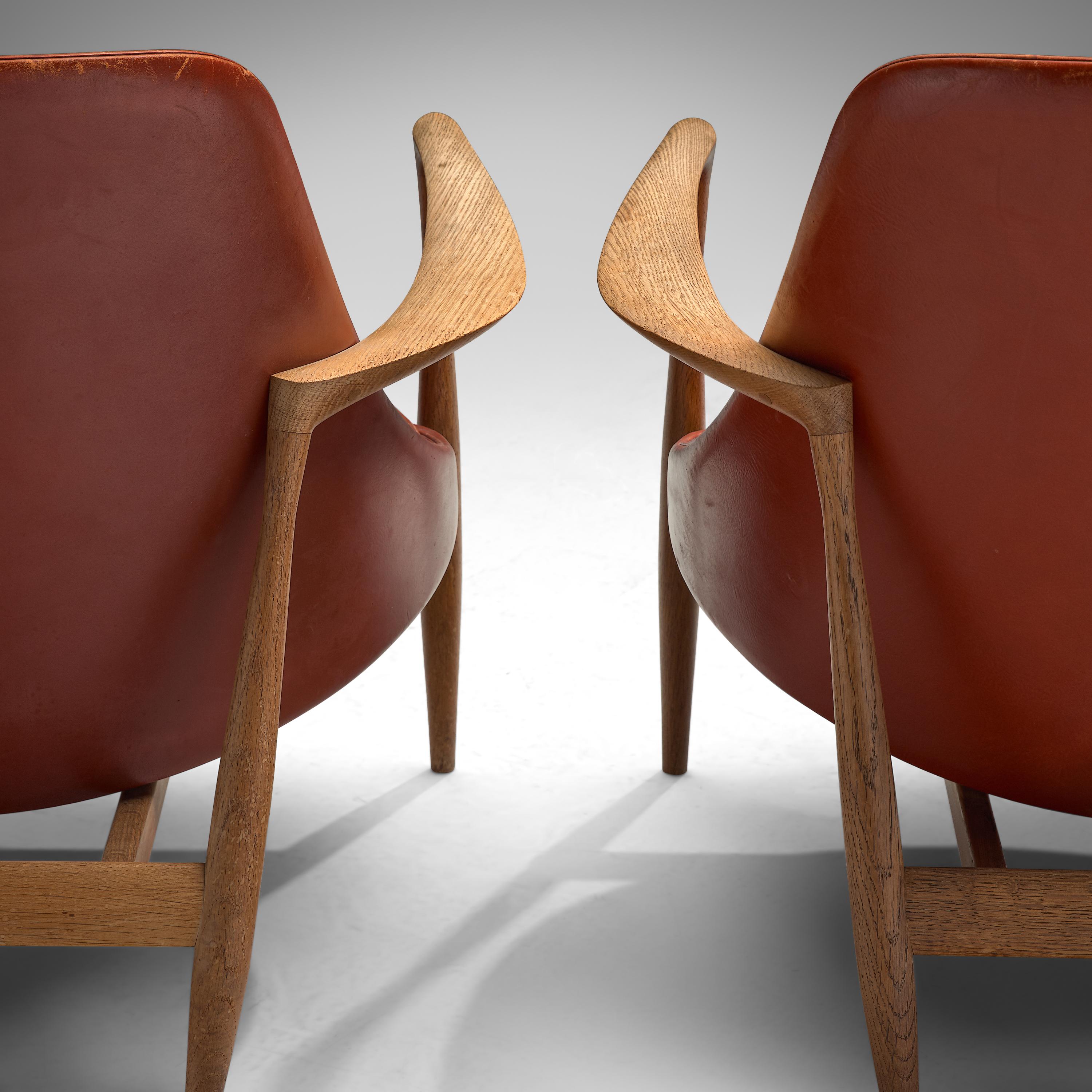 Ib Kofod-Larsen 'Elizabeth' Chairs with Ottoman in Original Aged Leather In Good Condition In Waalwijk, NL