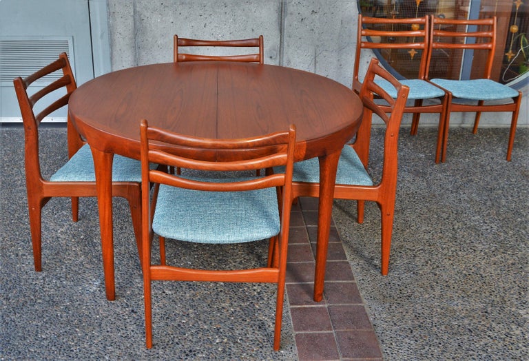 Ib Kofod Larsen / Faarup Mobelfabrik Danish Teak Round 3Leaf Dining