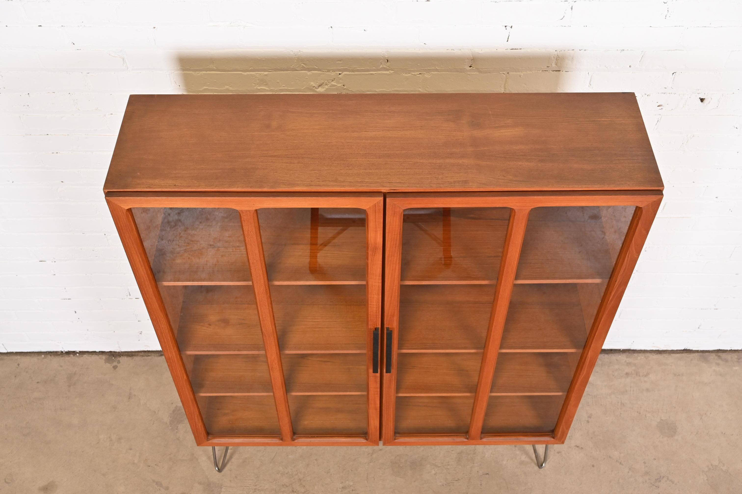 Ib Kofod-Larsen for Faarup Danish Modern Teak Bookcase on Hairpin Legs, 1960s 4