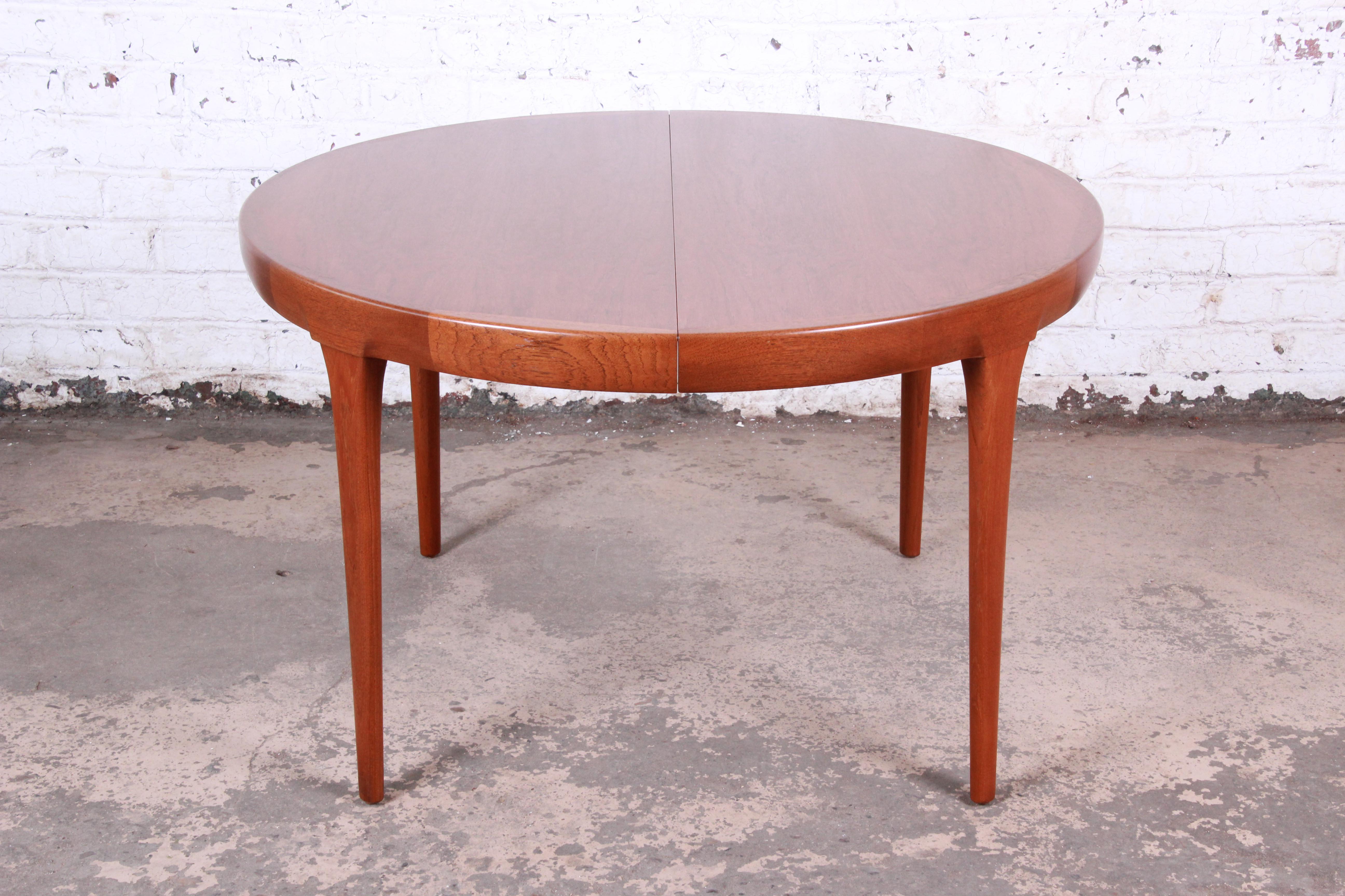 Ib Kofod-Larsen for Faarup Danish Teak Extension Dining Table, Newly Restored 3