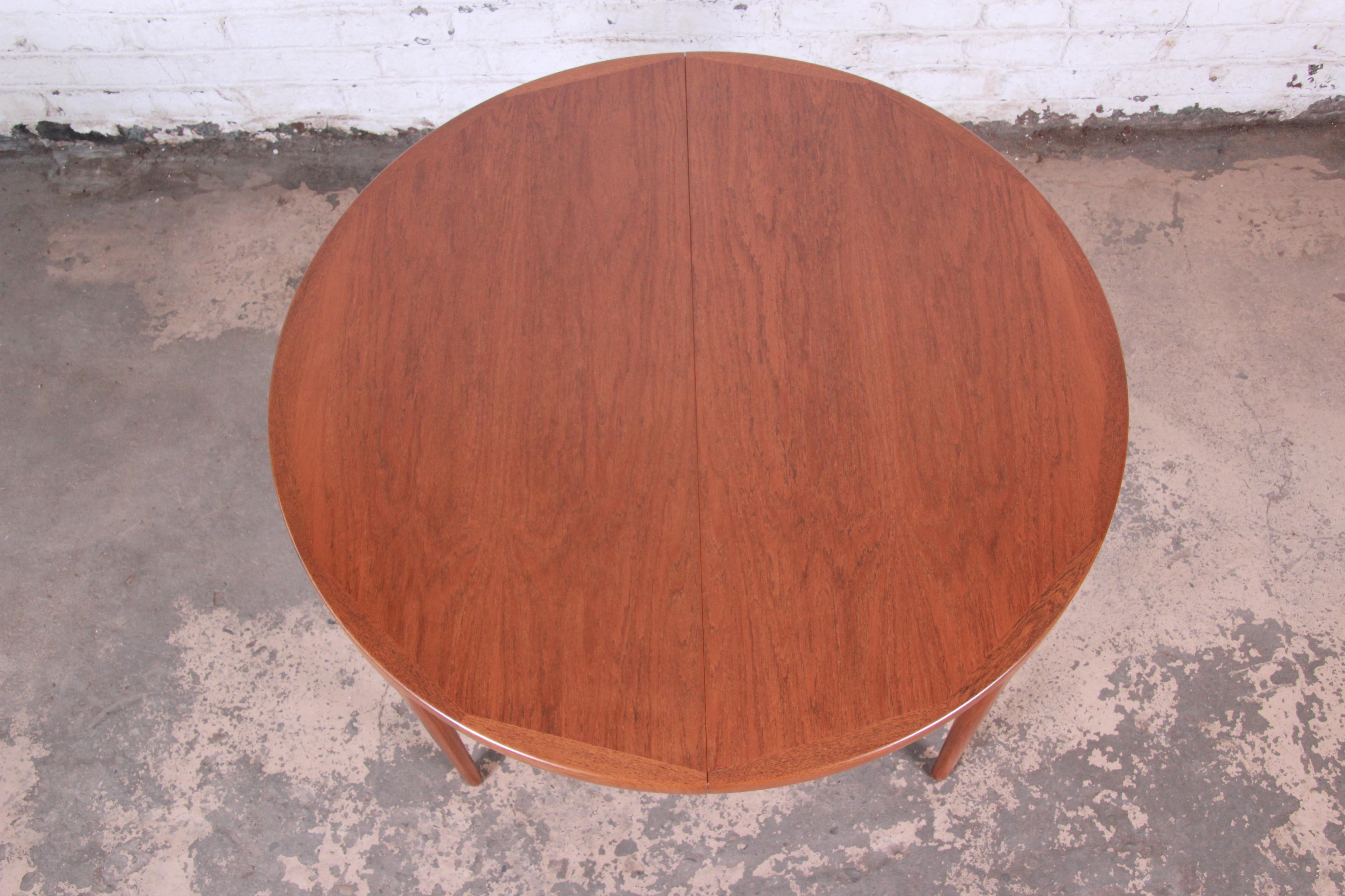 Ib Kofod-Larsen for Faarup Danish Teak Extension Dining Table, Newly Restored 4
