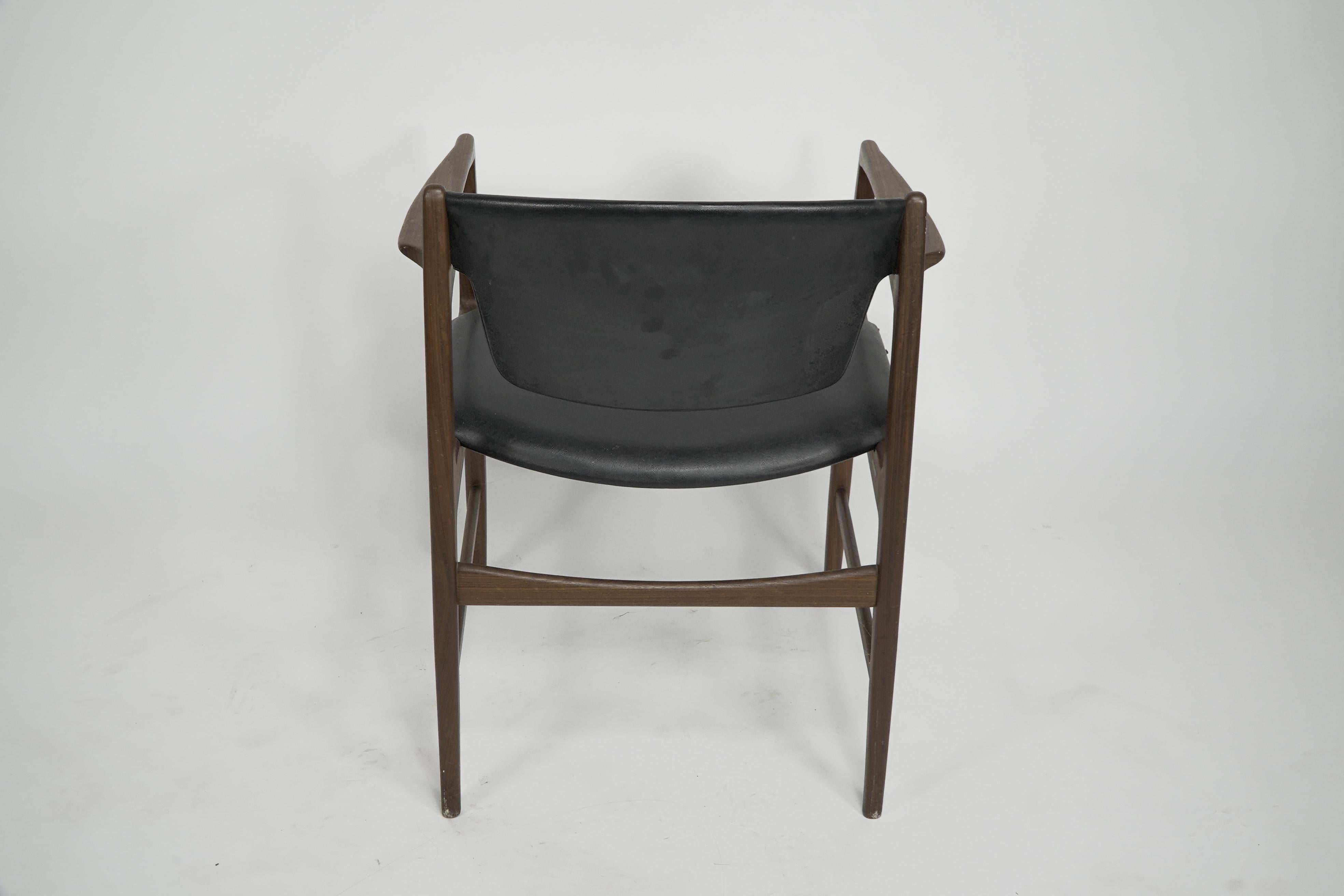 Ib Kofod Larsen for G-Plan Danish Design Range. Teak armchair with G plan stamp In Good Condition For Sale In London, GB