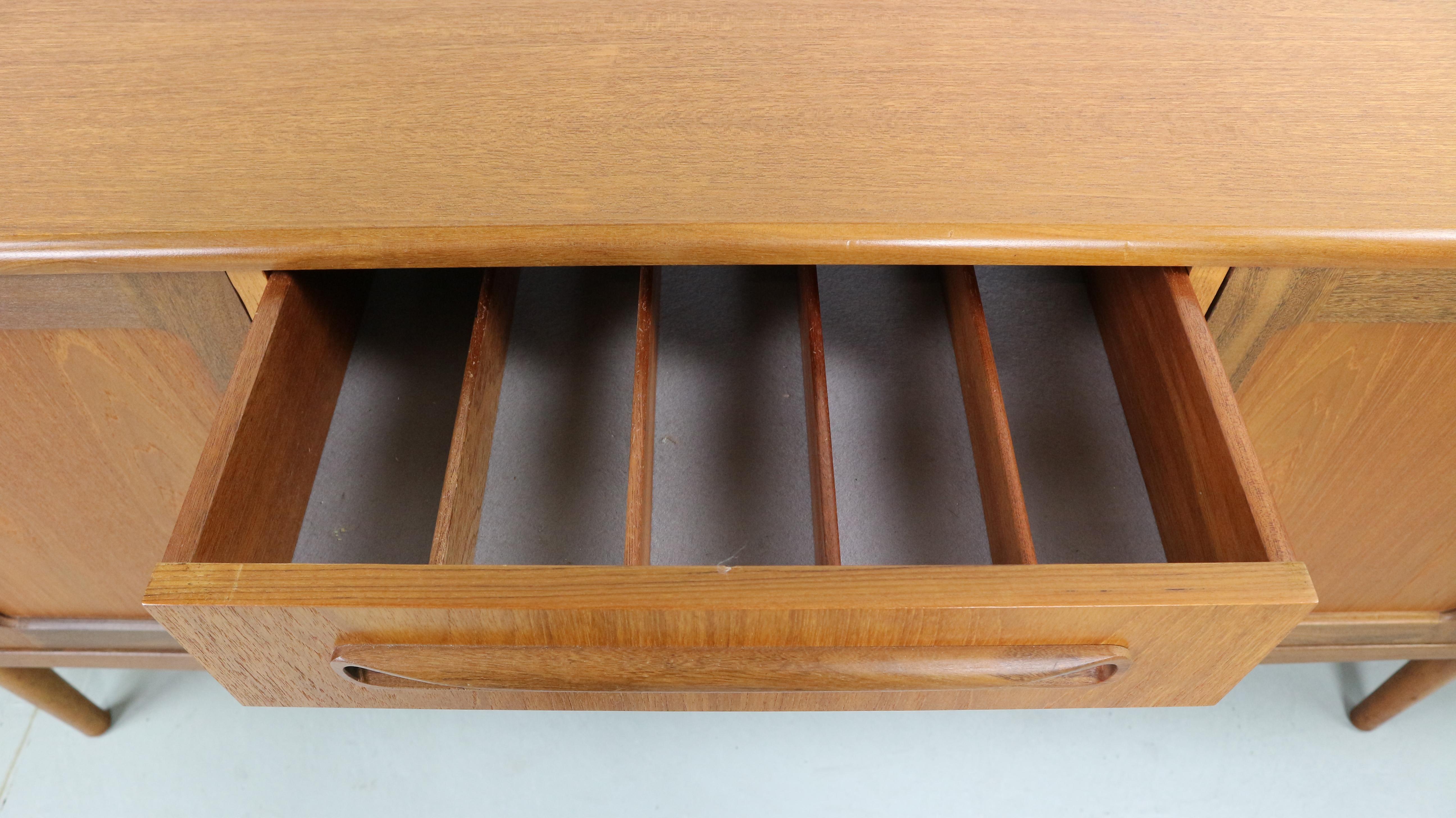 Victor Wilkins for G-Plan Teak Long Credenza Sideboard In Good Condition In The Hague, NL