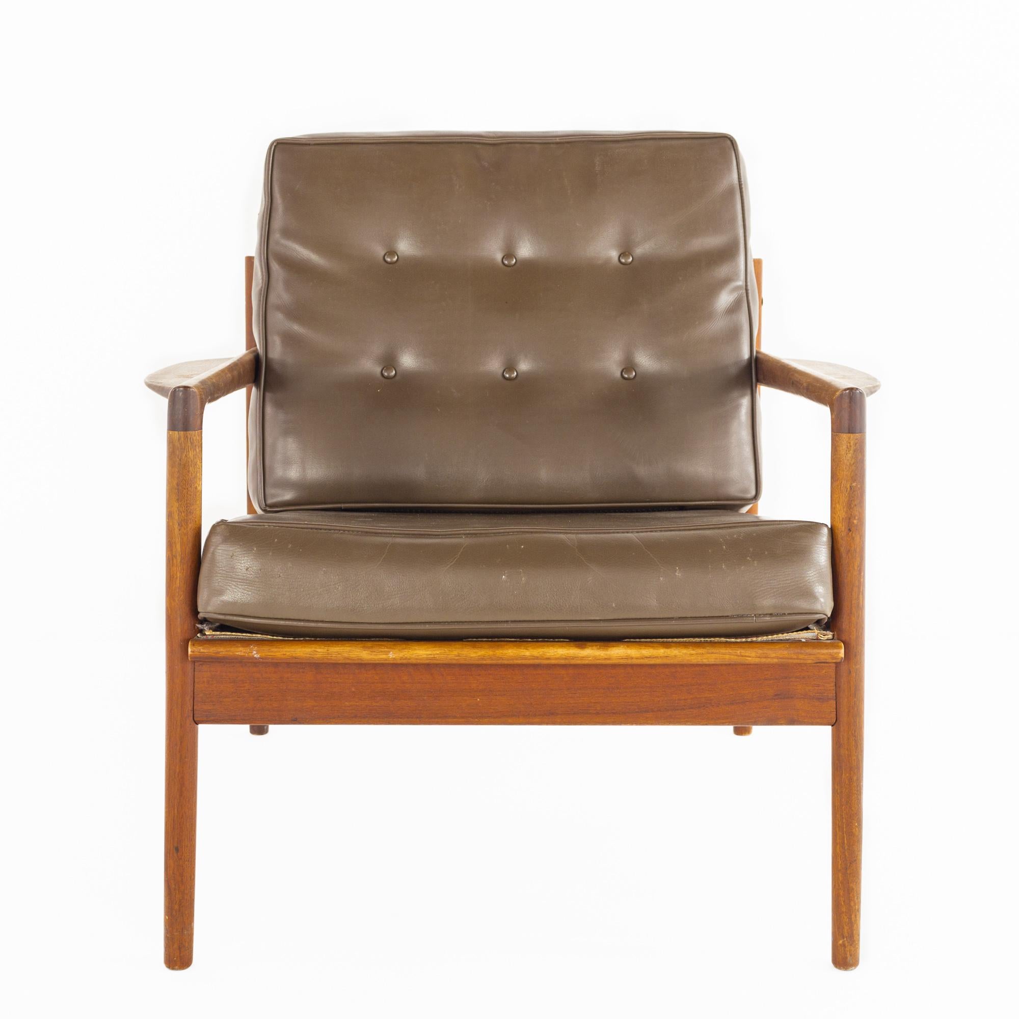 SOLD 03/13/23 Ib Kofod Larsen for Selig Mid-Century Walnut Lounge Chairs, a Pair In Good Condition For Sale In Countryside, IL