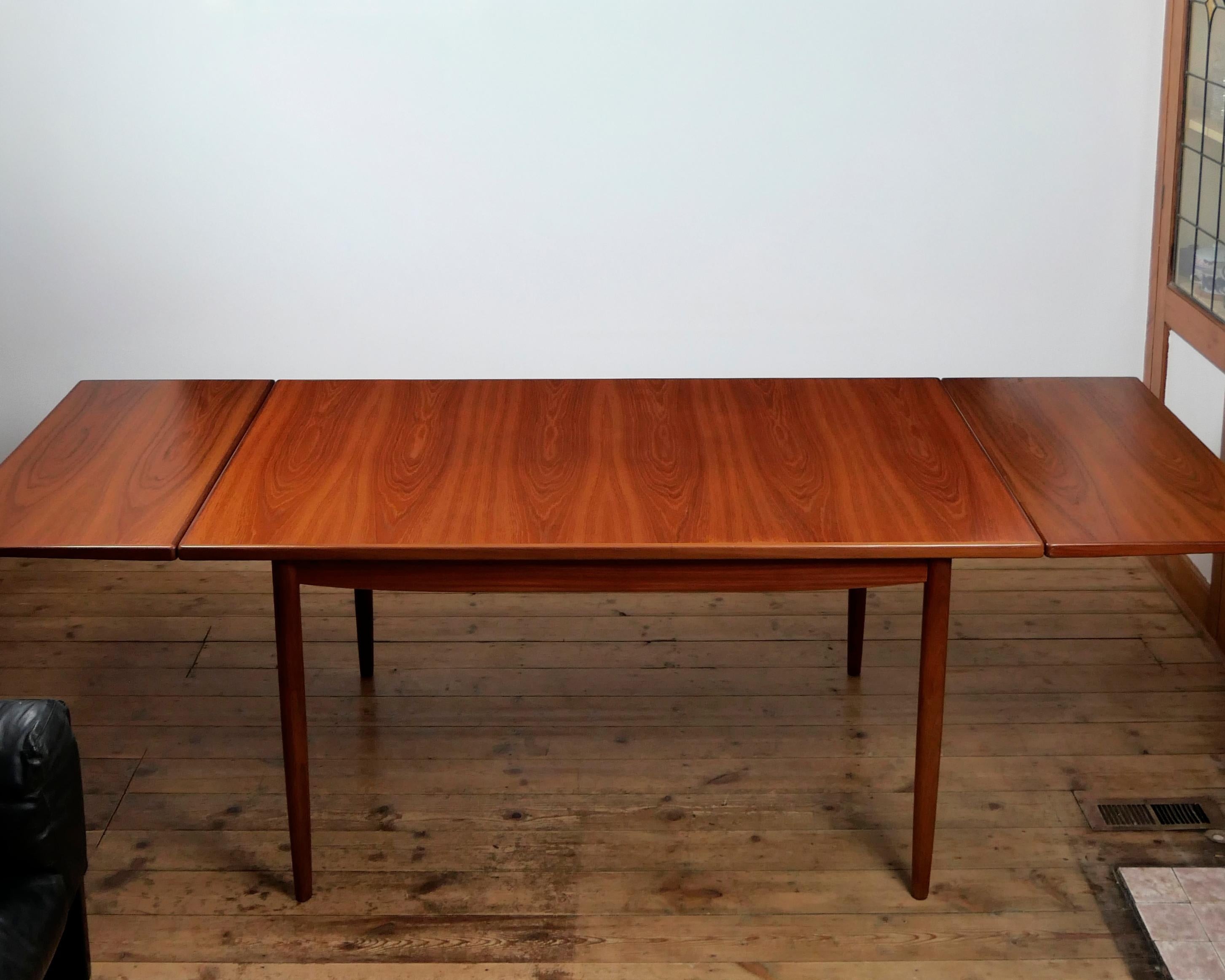 Mid-Century Modern Ib Kofod-Larsen, G-Plan 'Danish Design' series 1960s teak extending dining table en vente
