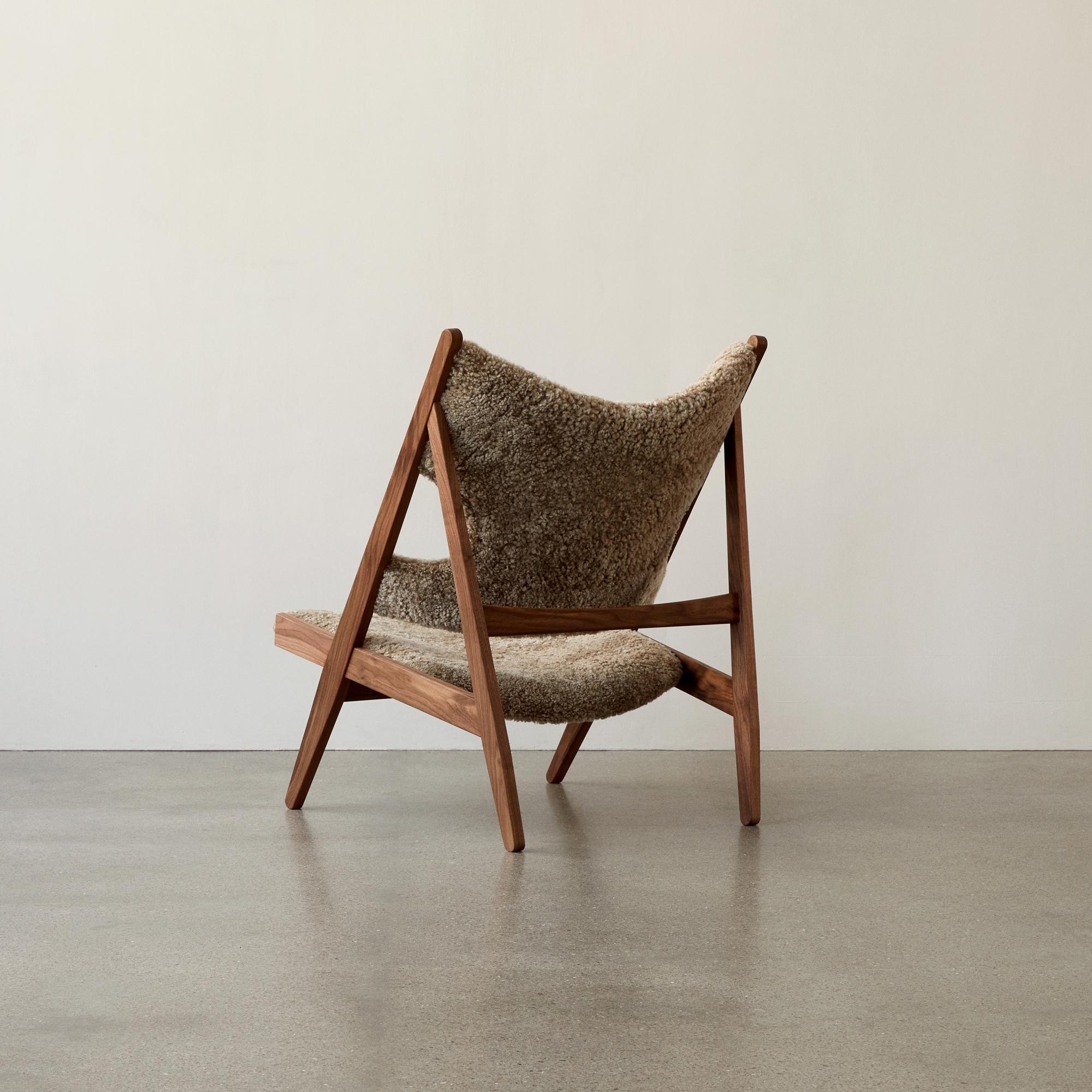 Ib Kofod-Larsen Knitting Lounge Chair, Walnut Base with Sheepskin, Nougat For Sale 4