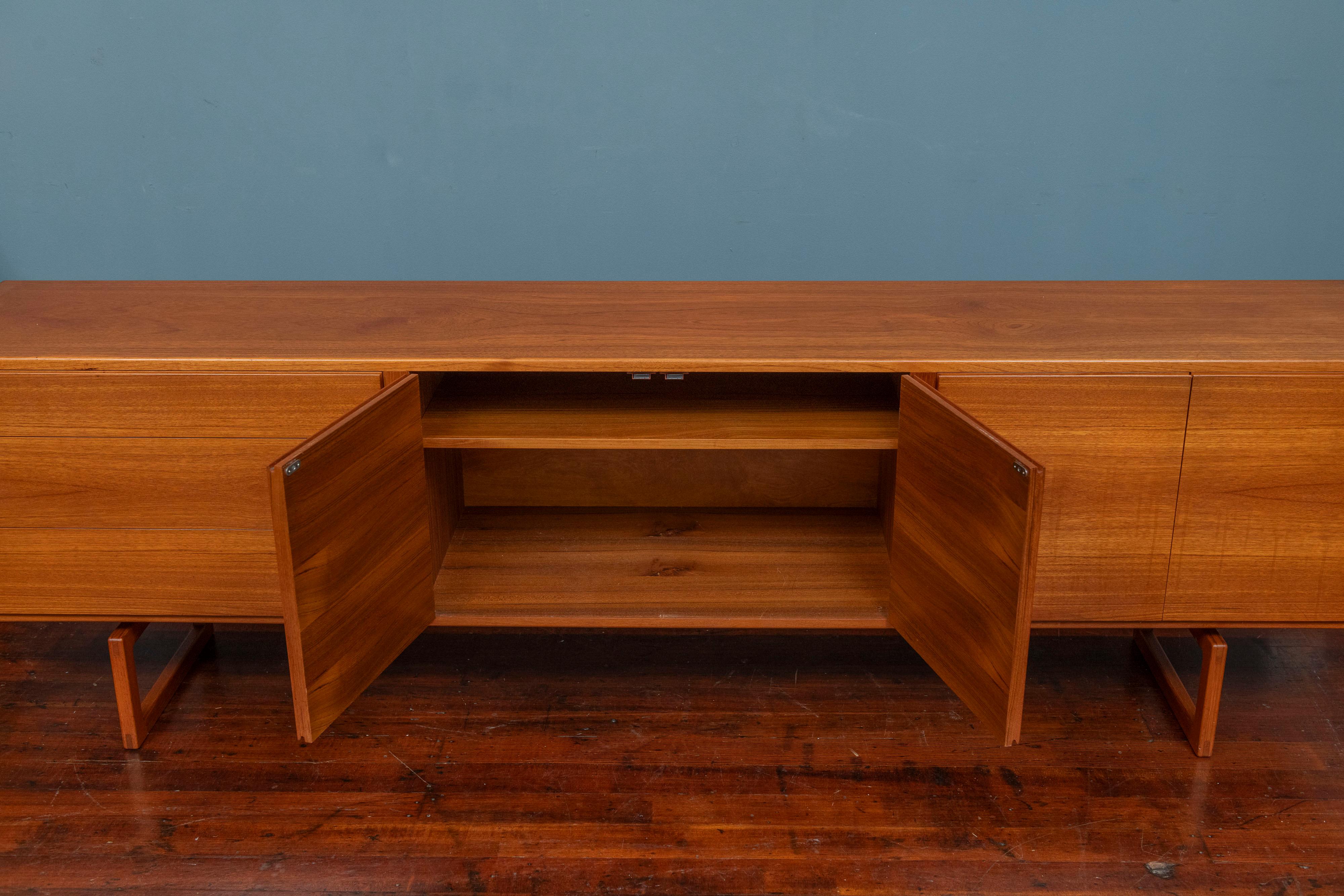 ib Kofod-Larsen Large Teak Credenza In Good Condition For Sale In San Francisco, CA