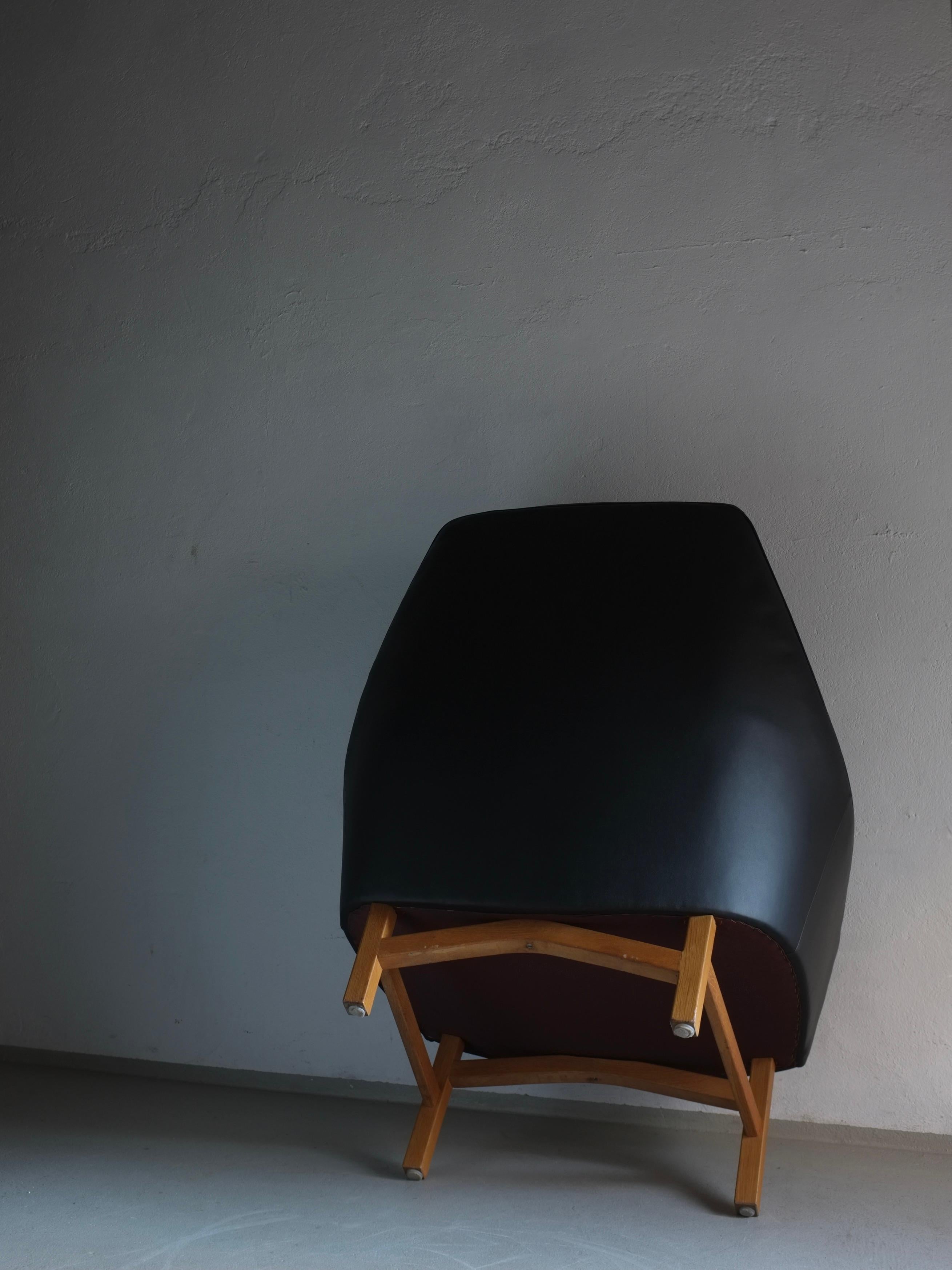 IB Kofod-Larsen Leather Oak Easy Chair from OPE Sweden, 1960s For Sale 7