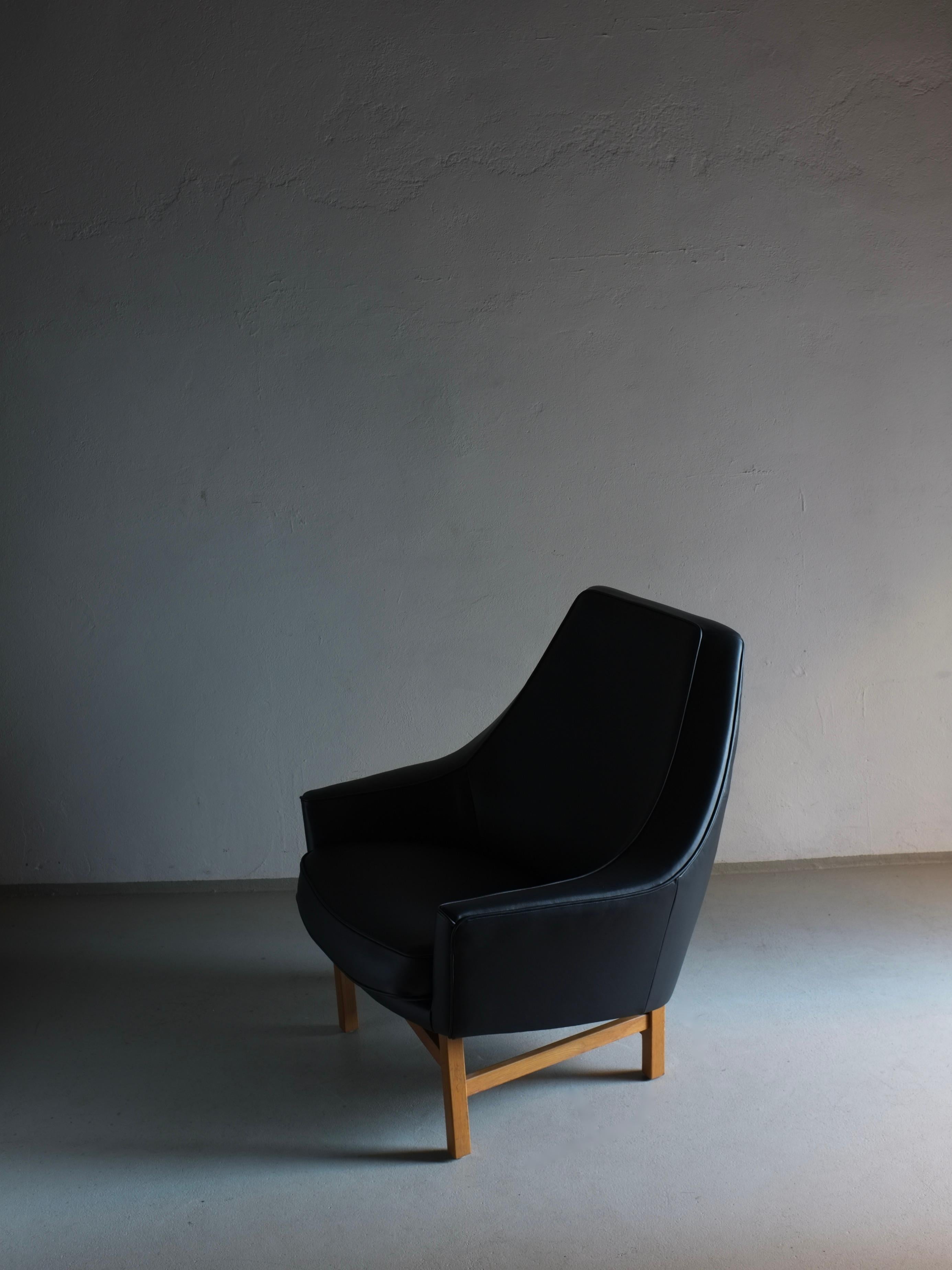 IB Kofod-Larsen Leather Oak Easy Chair from OPE Sweden, 1960s For Sale 3
